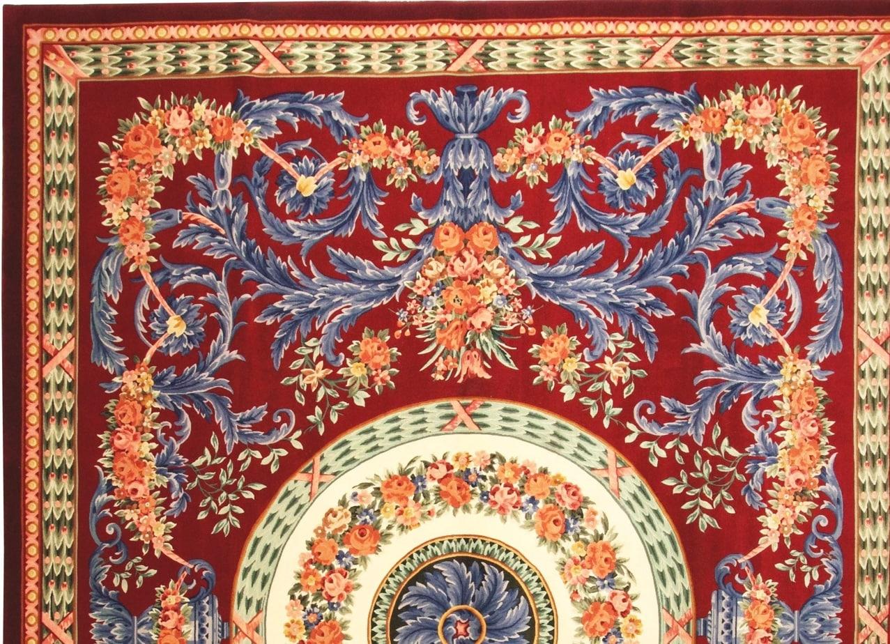 Via Como - Tappeto 'Rosso Veneziano' - Dimensioni 10' x 13'
Materiale: 85% lana - 15% seta

Si tratta di un tappeto unico e di un pezzo raro. Un'opera d'arte davvero notevole. Questo tappeto è stato annodato a mano con la migliore lana della Nuova