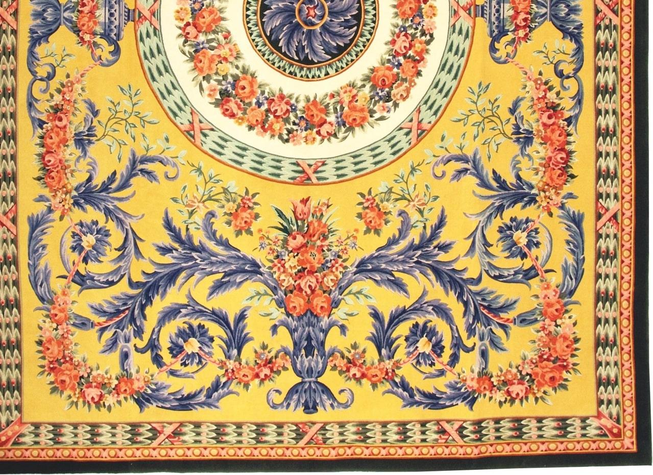 Via Como - Teppich 'Venetian' - Größe 10' x 13'
MATERIAL: 85% Wolle - 15% Seide


Es ist ein einzigartiger Teppich und ein seltenes Stück. Ein wirklich bemerkenswertes Kunstwerk. Dieser Teppich wurde aus feinster neuseeländischer Wolle von