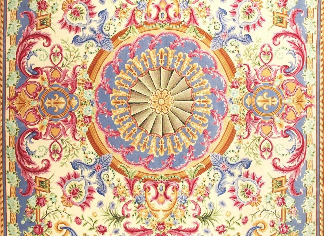 Via ComoÂ - 'Versailles' Rug - Size 10' x 13'
Material: 85% Wool - 15% Silk

Introducing Via Como, the pinnacle of ultra high-end hand-knotted rugs. Renowned for their unrivaled artistry and exclusivity, Via Como rugs are meticulously crafted by
