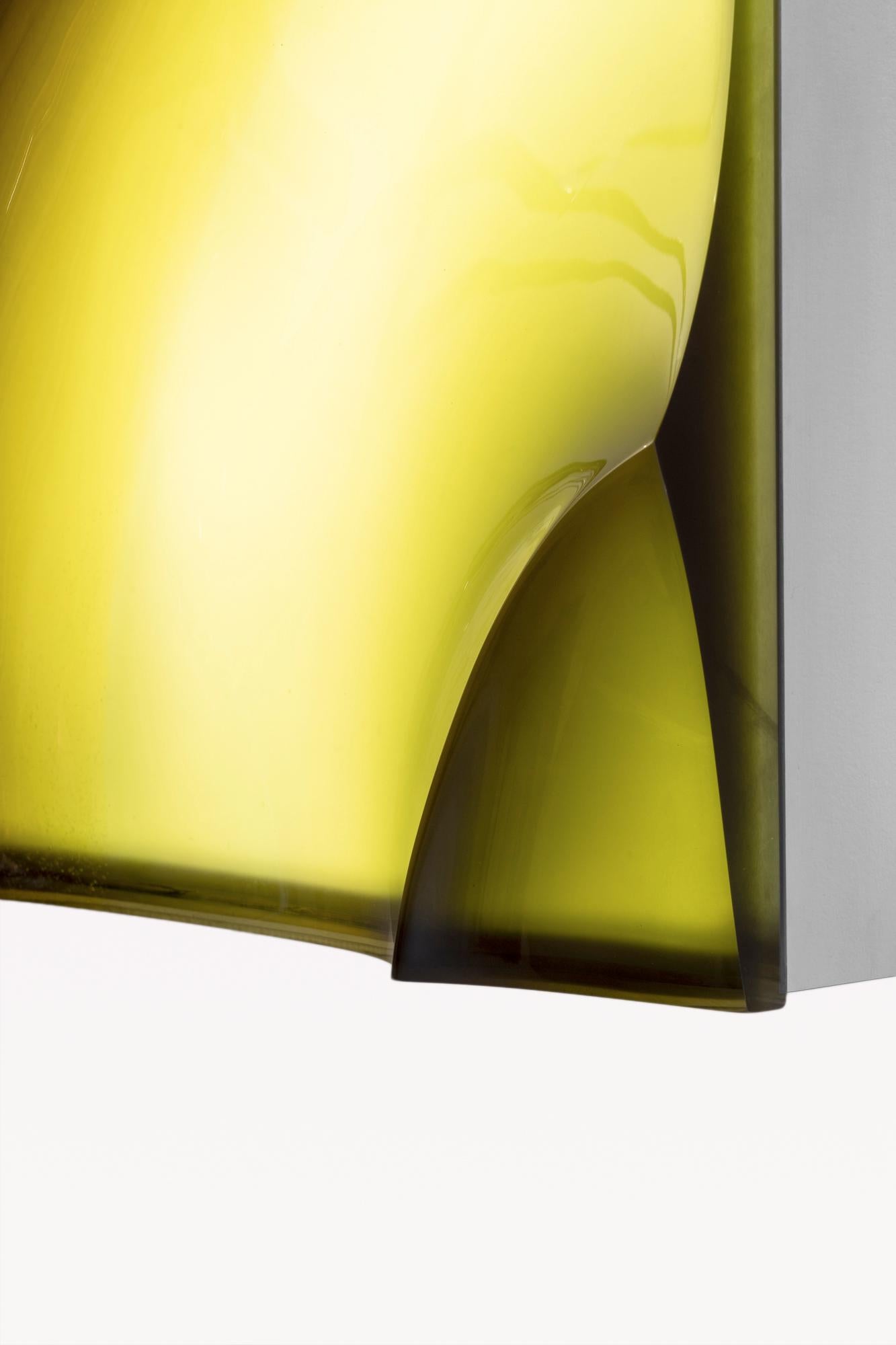 Italiano VIBE square luminous lamp in resin and steel by MOĆI Collective in vendita