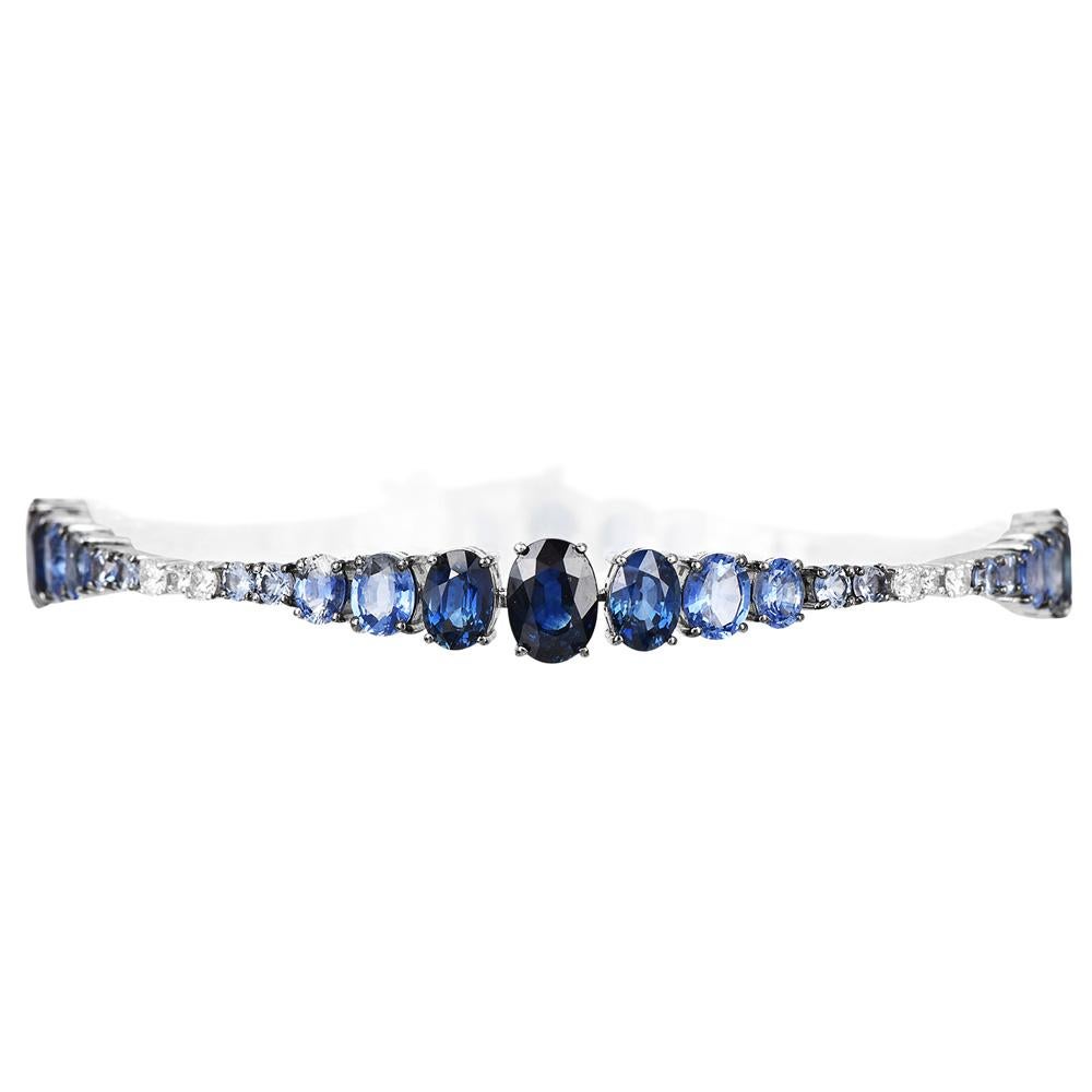 Bracelet en or blanc 18 carats avec saphirs bleus et diamants Ombre

Laissez-vous séduire par la beauté des nuances de saphir graduées, complétées par des diamants étincelants, grâce à ce bracelet exquis. Réalisé en or blanc 18 carats, il présente