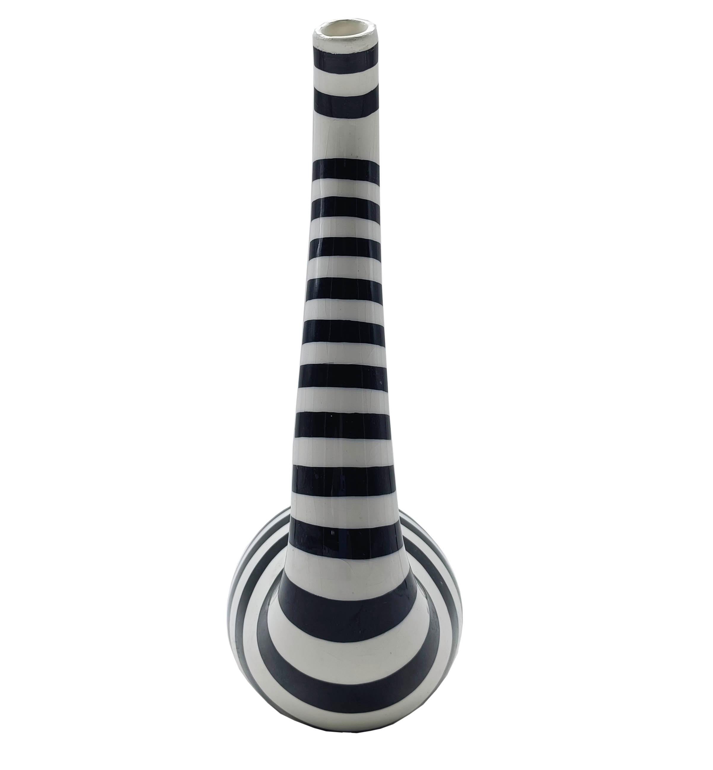 Mid-Century Modern ViBi Torino Bottiglia in Ceramica Bianca e Nera, Italia 1970s