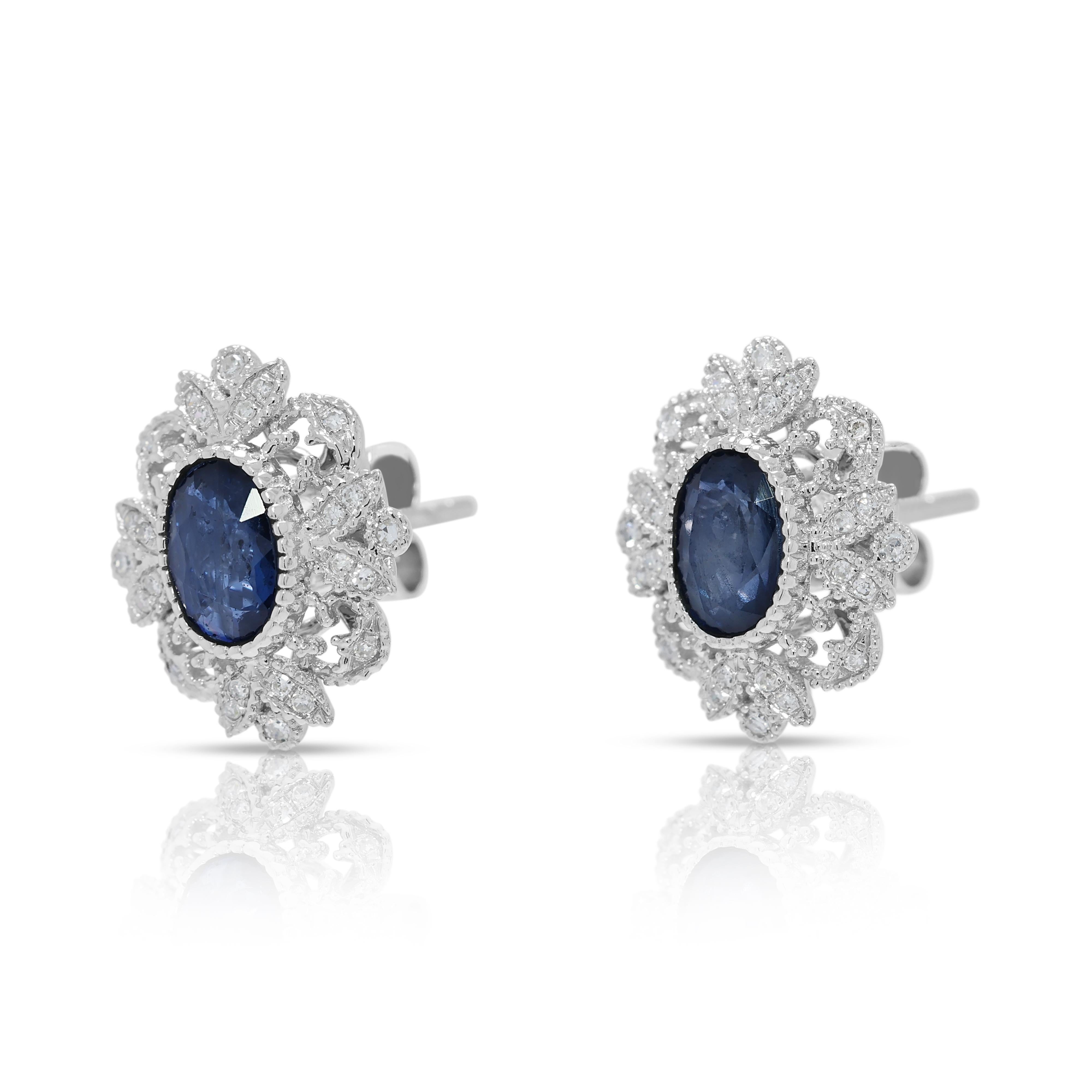 Taglio ovale Vibranti orecchini con zaffiro e diamante naturale da 0,64 carati in oro bianco 18 carati in vendita