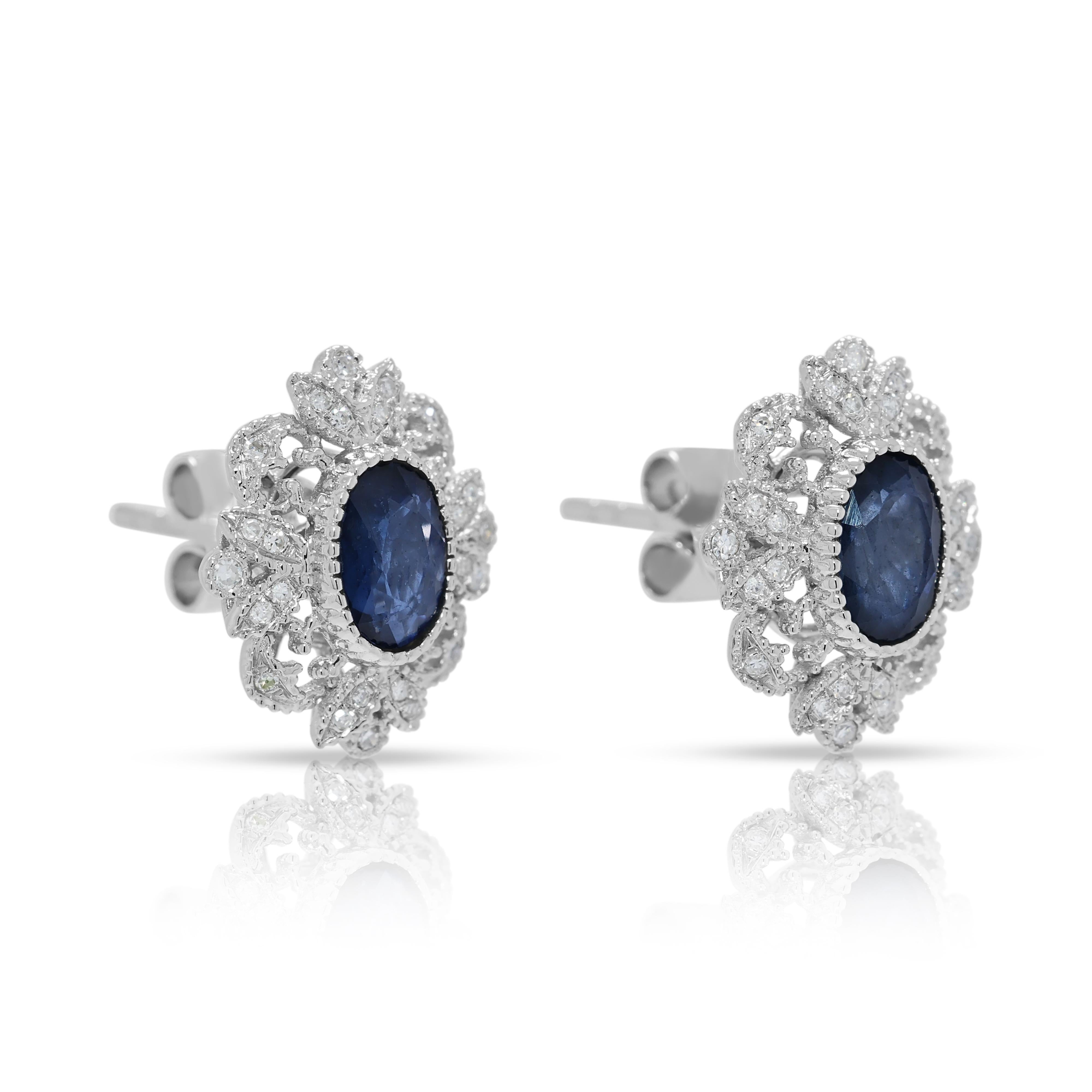 Vibranti orecchini con zaffiro e diamante naturale da 0,64 carati in oro bianco 18 carati In condizioni ottime in vendita a רמת גן, IL