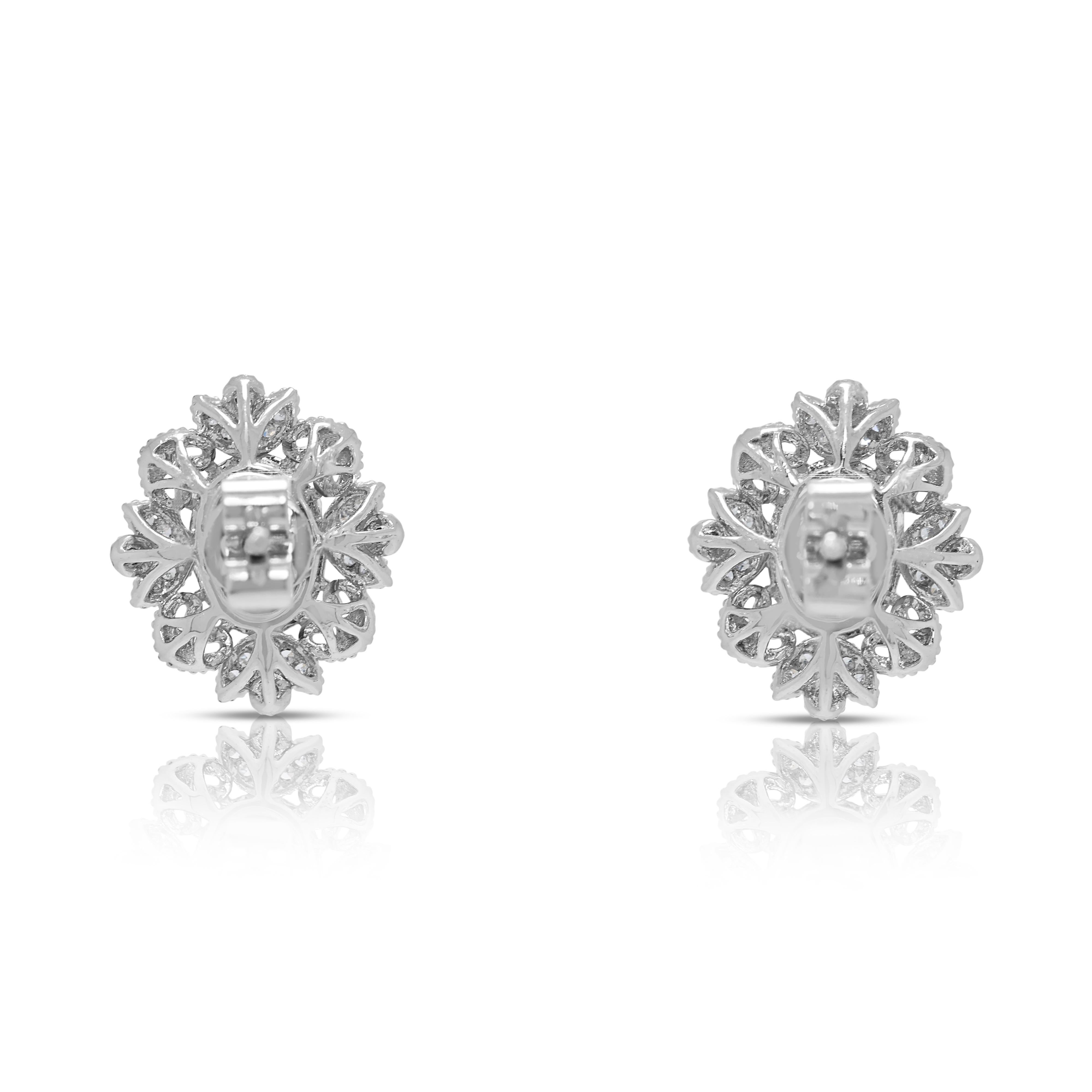 Vibranti orecchini con zaffiro e diamante naturale da 0,64 carati in oro bianco 18 carati in vendita 1