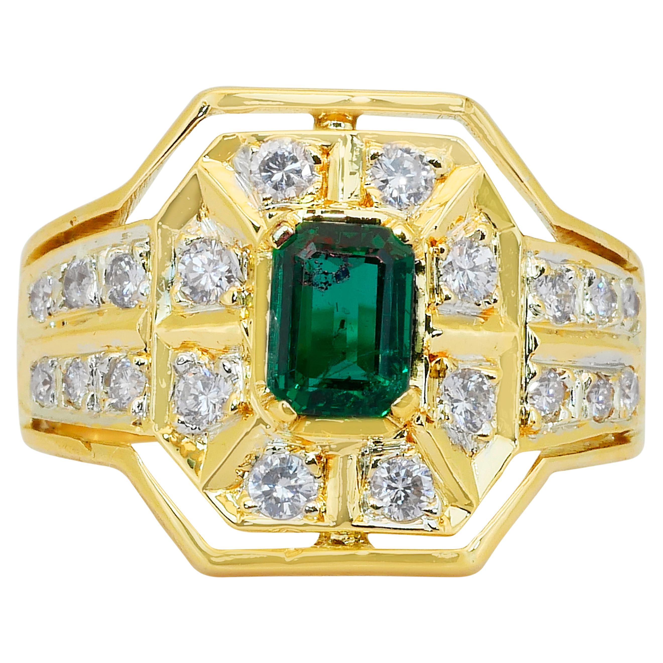 Vibrante Anillo de Cóctel de Oro Amarillo de 18 quilates con Esmeralda y Diamantes de 1,52 quilates en venta