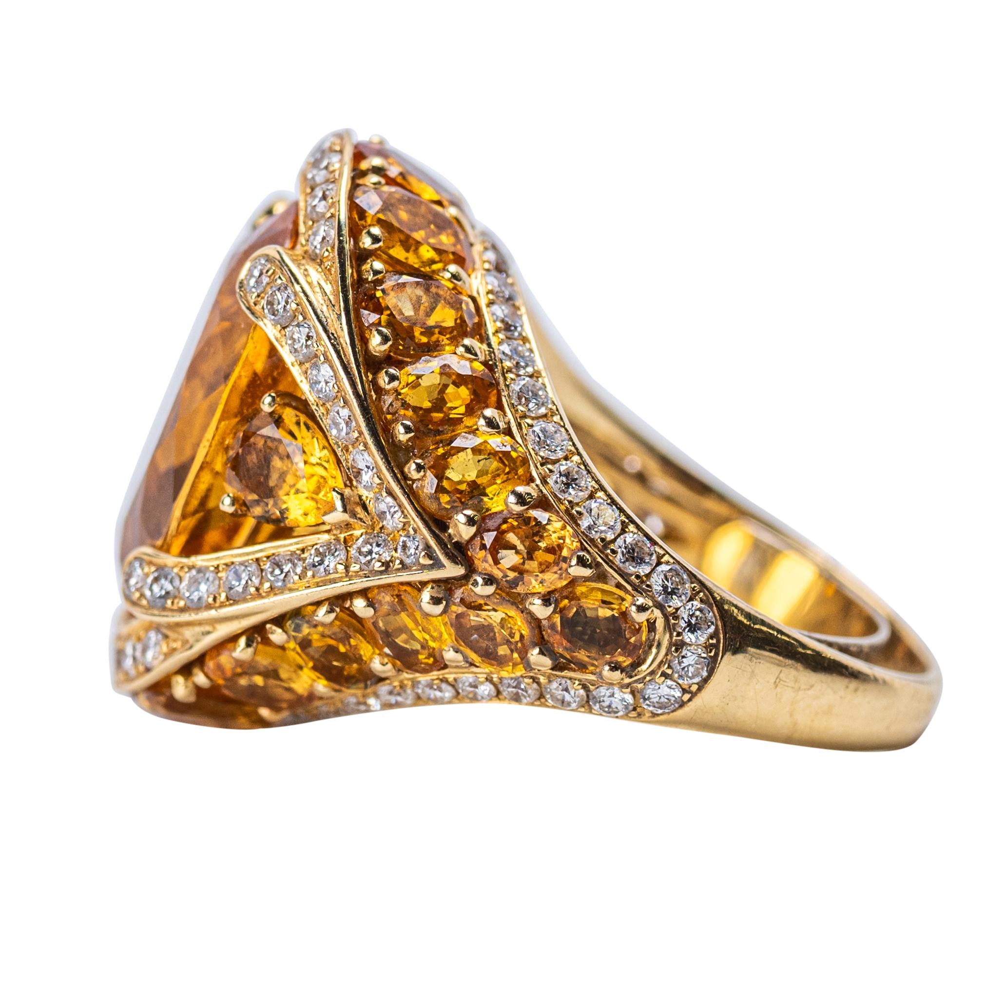Lebendiger Ring aus 18 Karat Gelbgold, Citrin, gelbem Saphir und Diamant im Zustand „Gut“ im Angebot in Palm Beach, FL