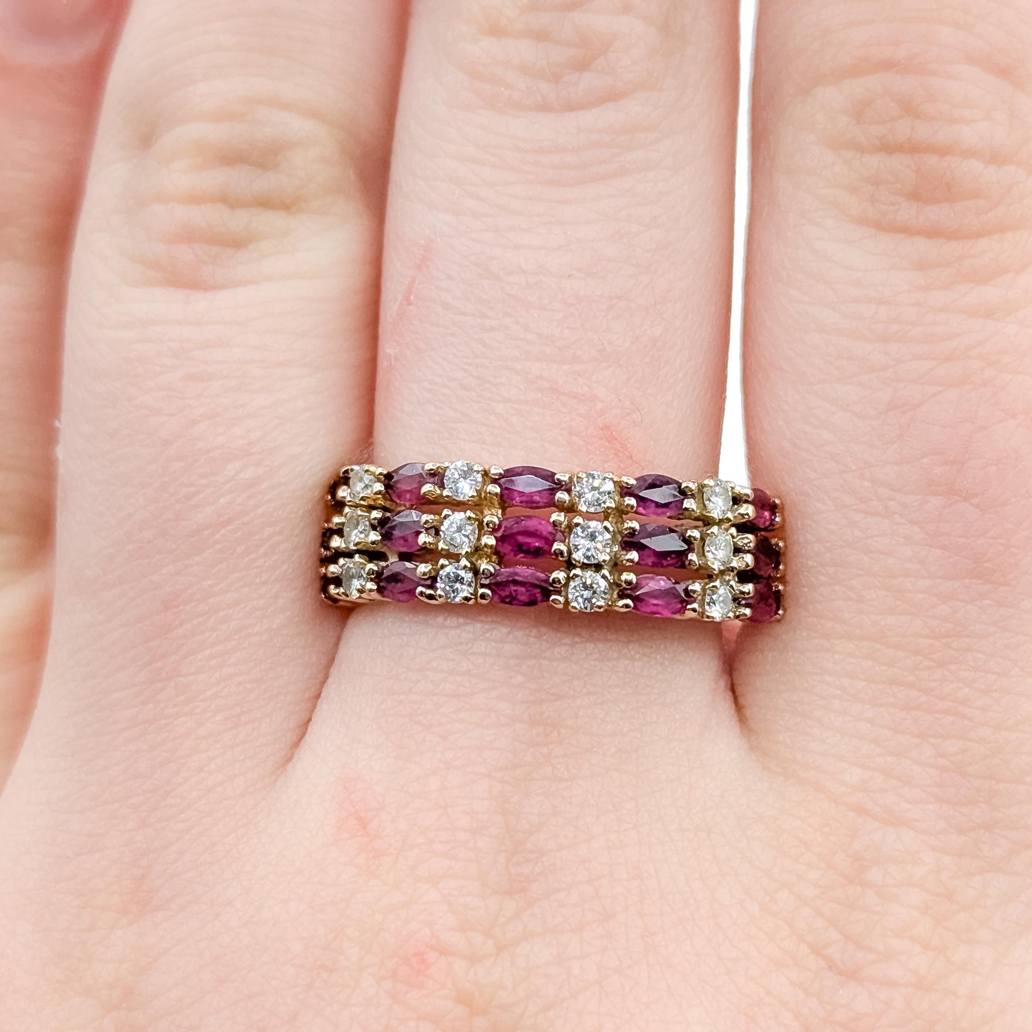 Vibrant 3-Row Ruby & Diamond Ring in 14k In Excellent Condition For Sale In Bloomington, MN