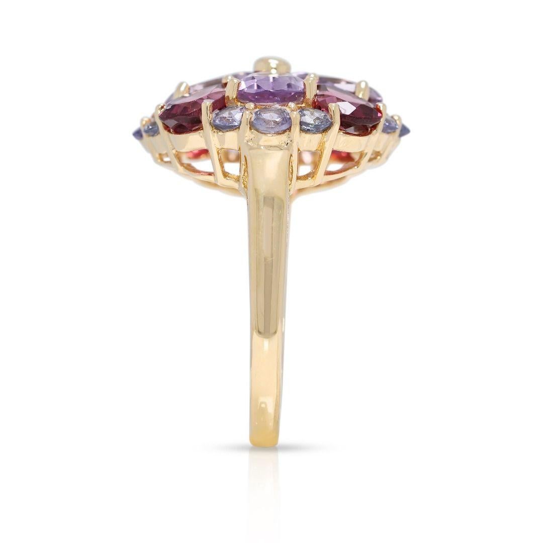 Femenino o masculino Vibrant 3.26ct Amethyst & Tourmaline Ring in 14K Yellow Gold en venta