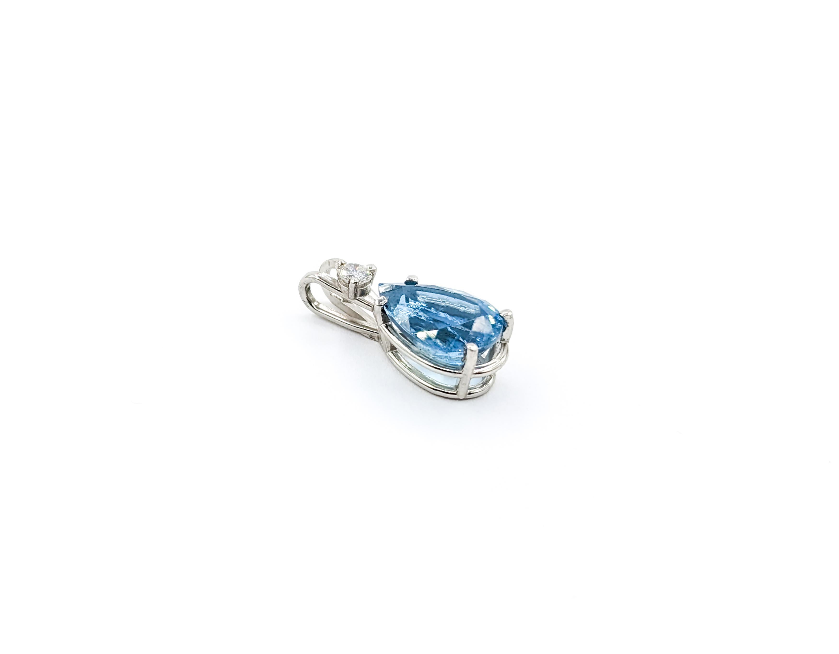 Vibrant 3.4ct Aquamarine & Diamond Platinum Pendant In New Condition For Sale In Bloomington, MN