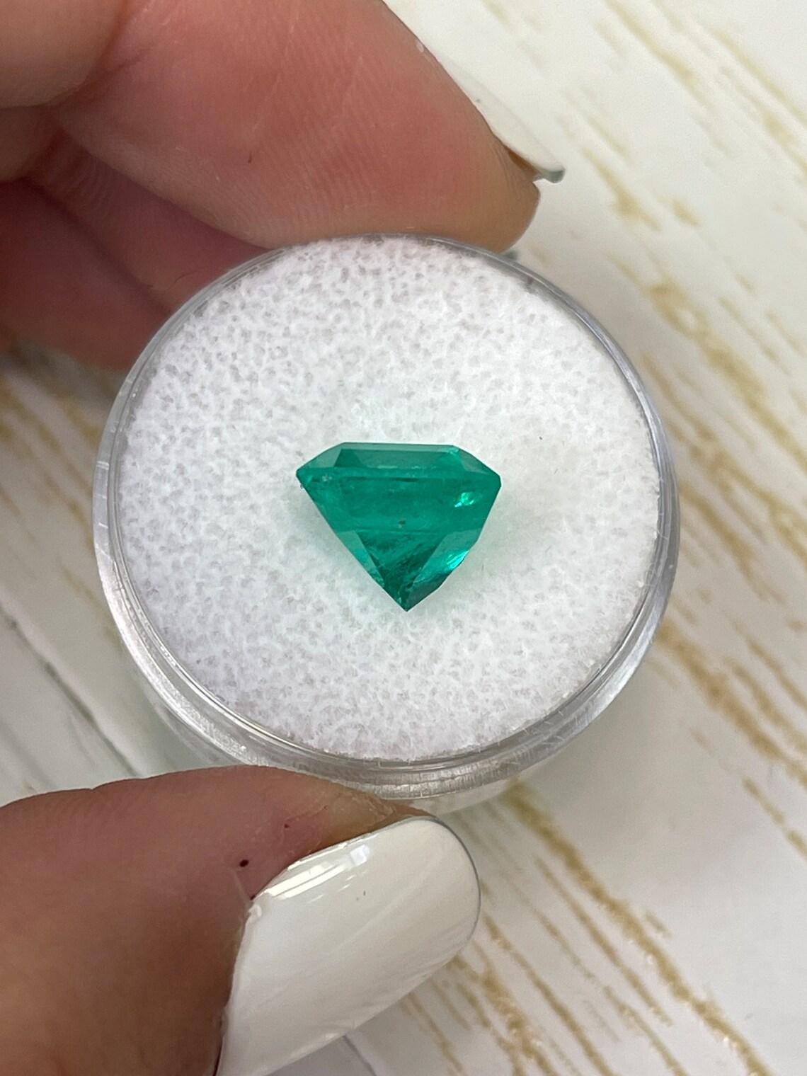 Vibrant 4.83 Carat Asscher Cut Muzo Colombian Emerald Gem - May Birthstone For Sale 1