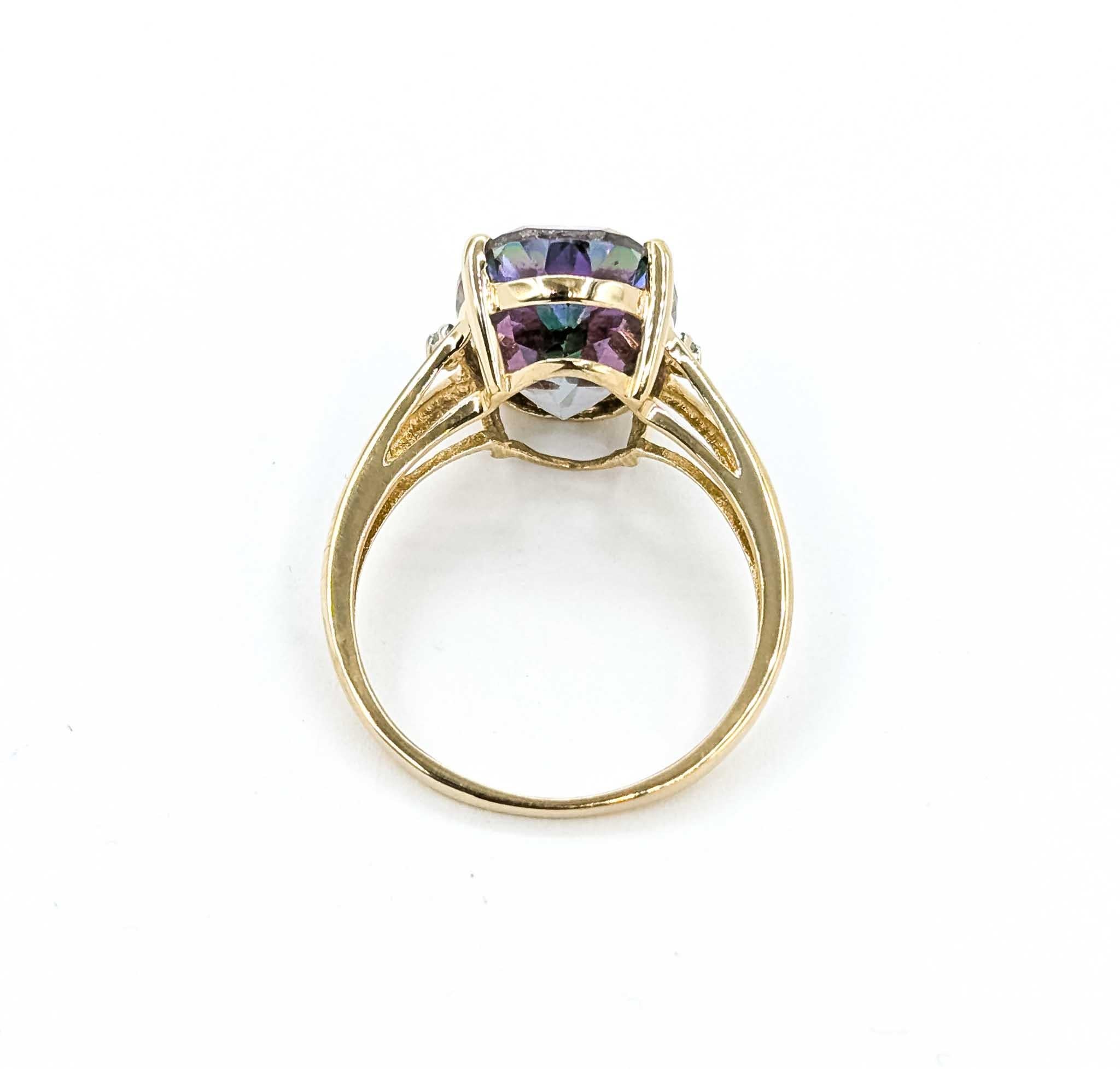 Bague solitaire en or jaune 10k avec topaze de 8,0ct en vente 1