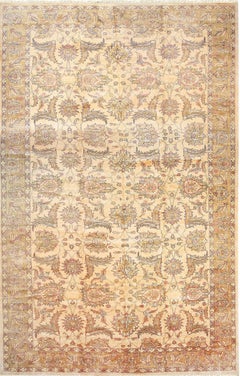 Vibrant Agra Beige Hand Knotted Wool Rug