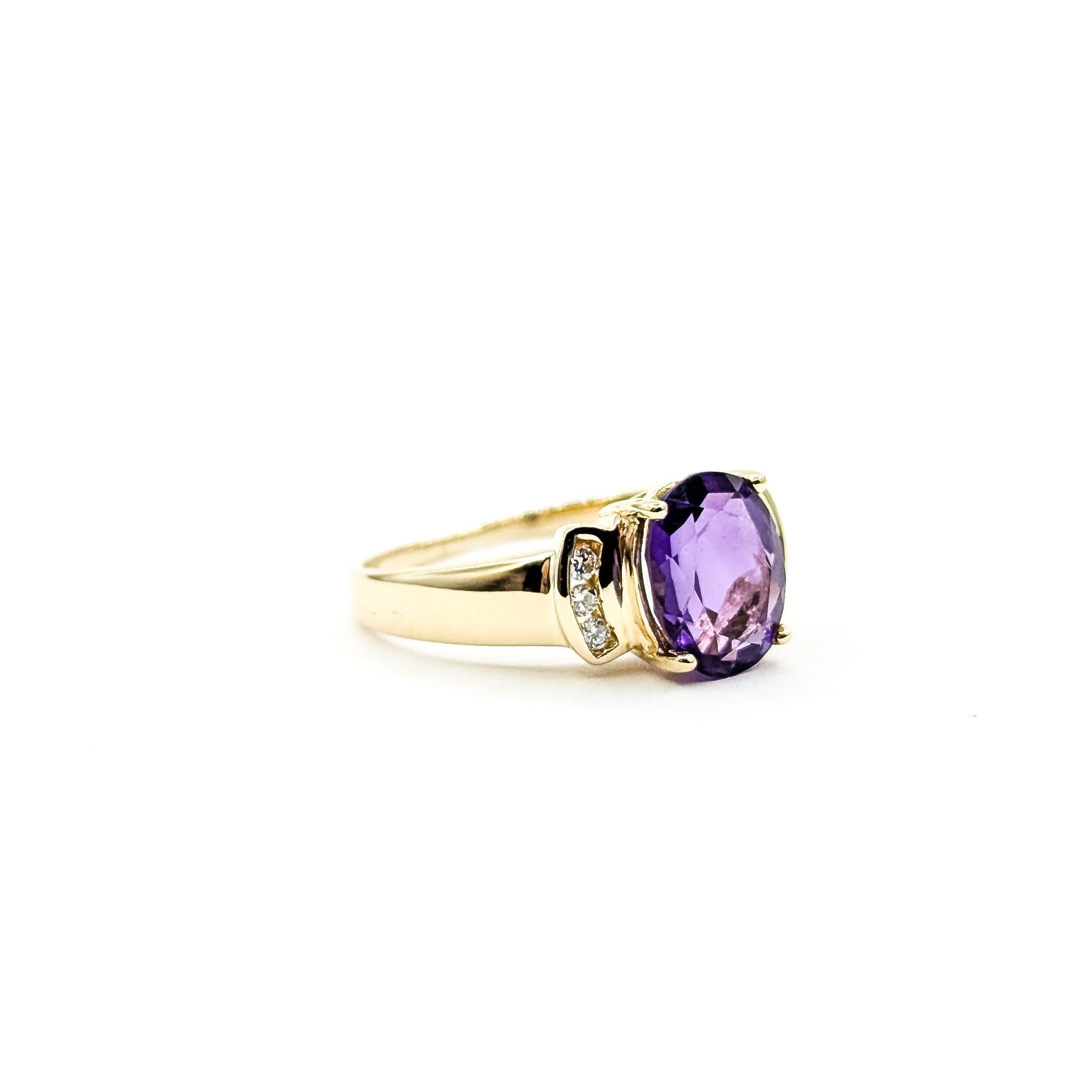 Vibrant Amethyst & Diamond Ring in 14k Yellow Gold en venta 1