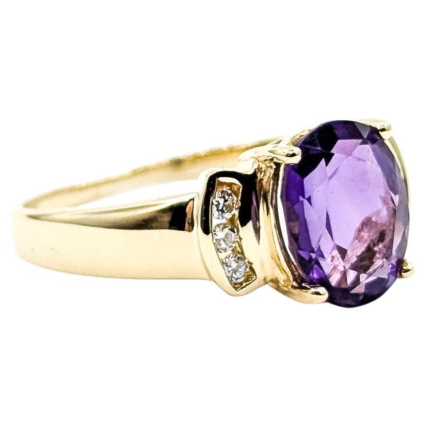 Vibrant Amethyst
Diamond Ring in 14k Yellow Gold