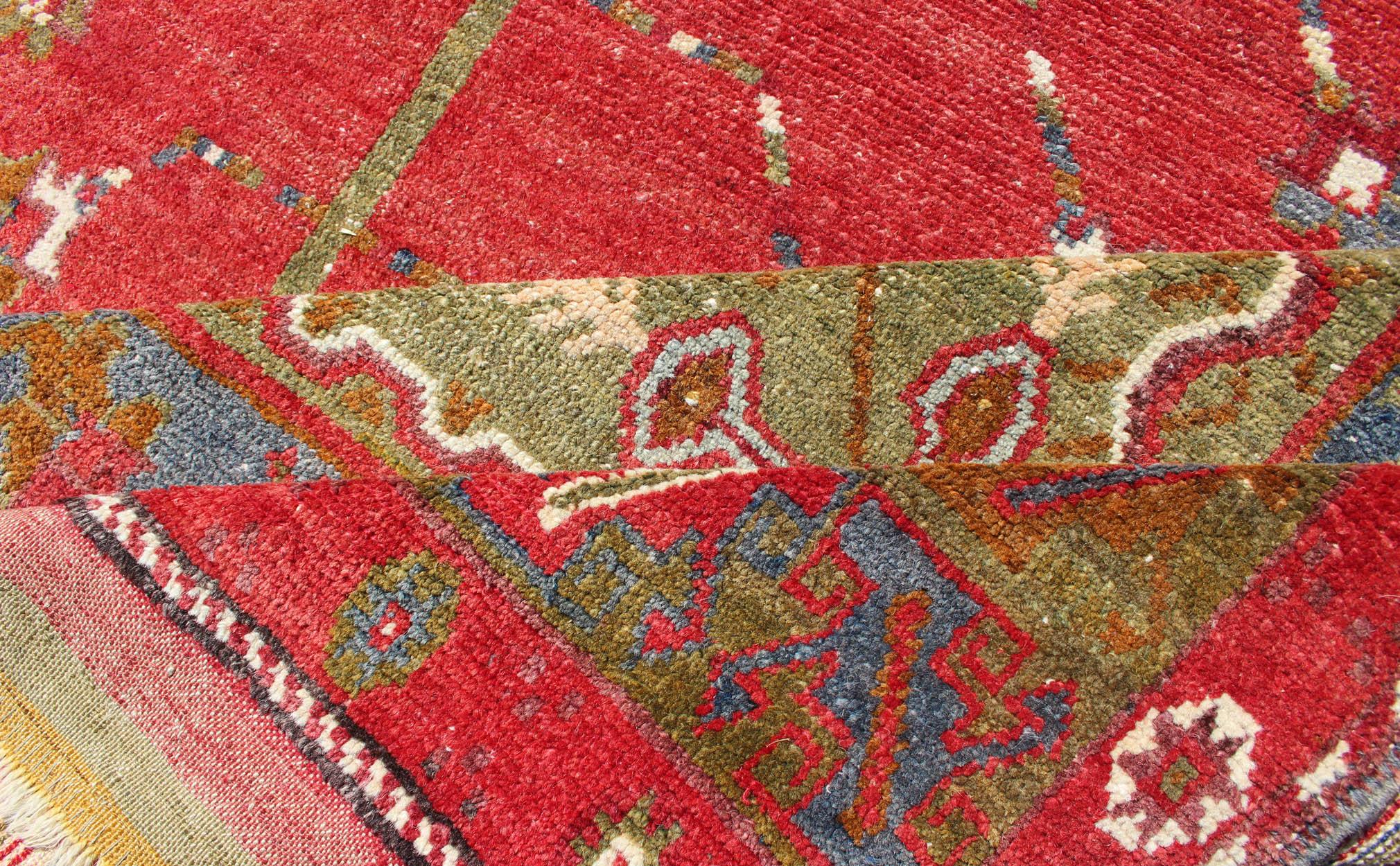 Mid-20th Century Antique Turkish Medallion Oushak Rug in Red, Green and Blue For Sale