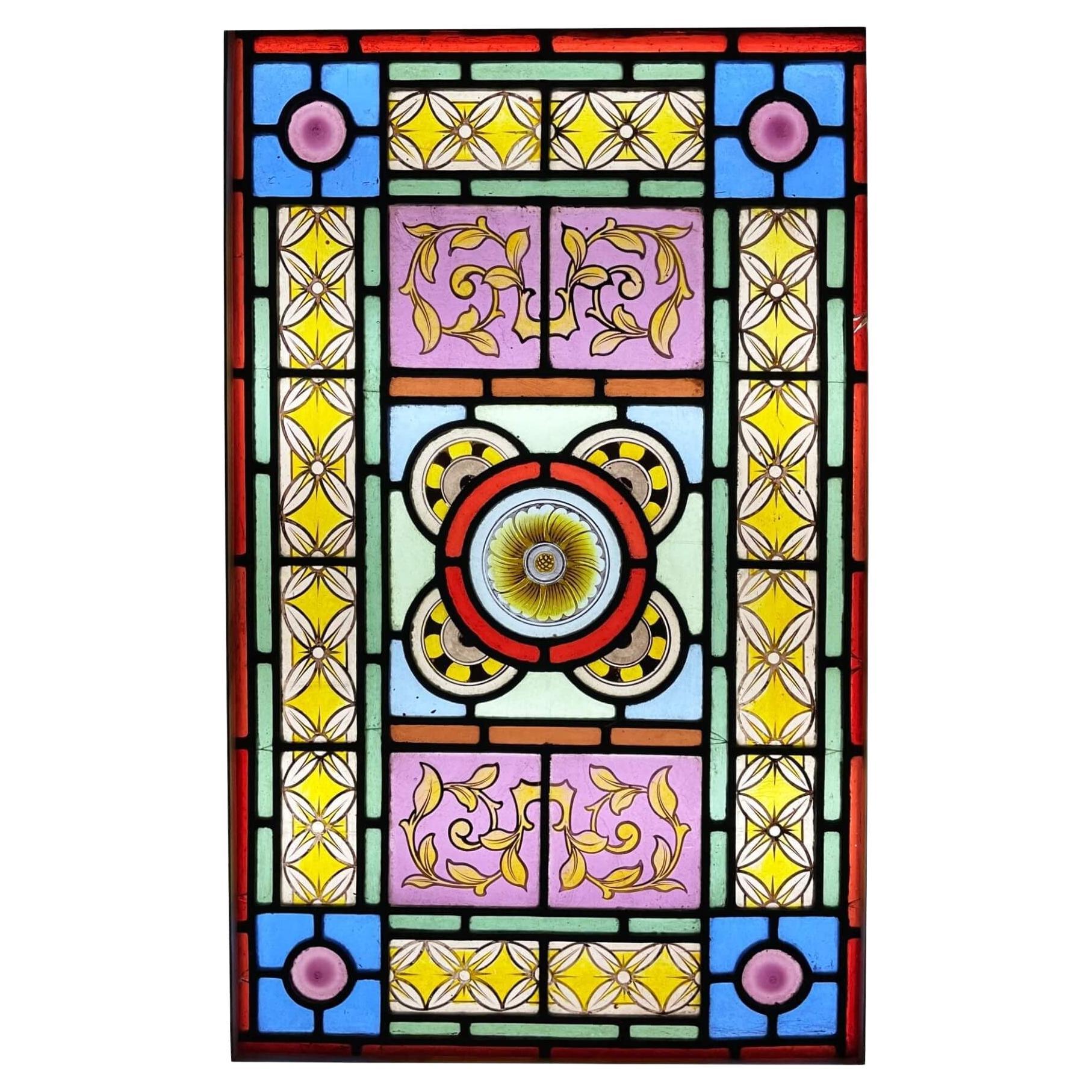 Leuchtend antikes Glasfenster mit Buntglasmalerei im Angebot