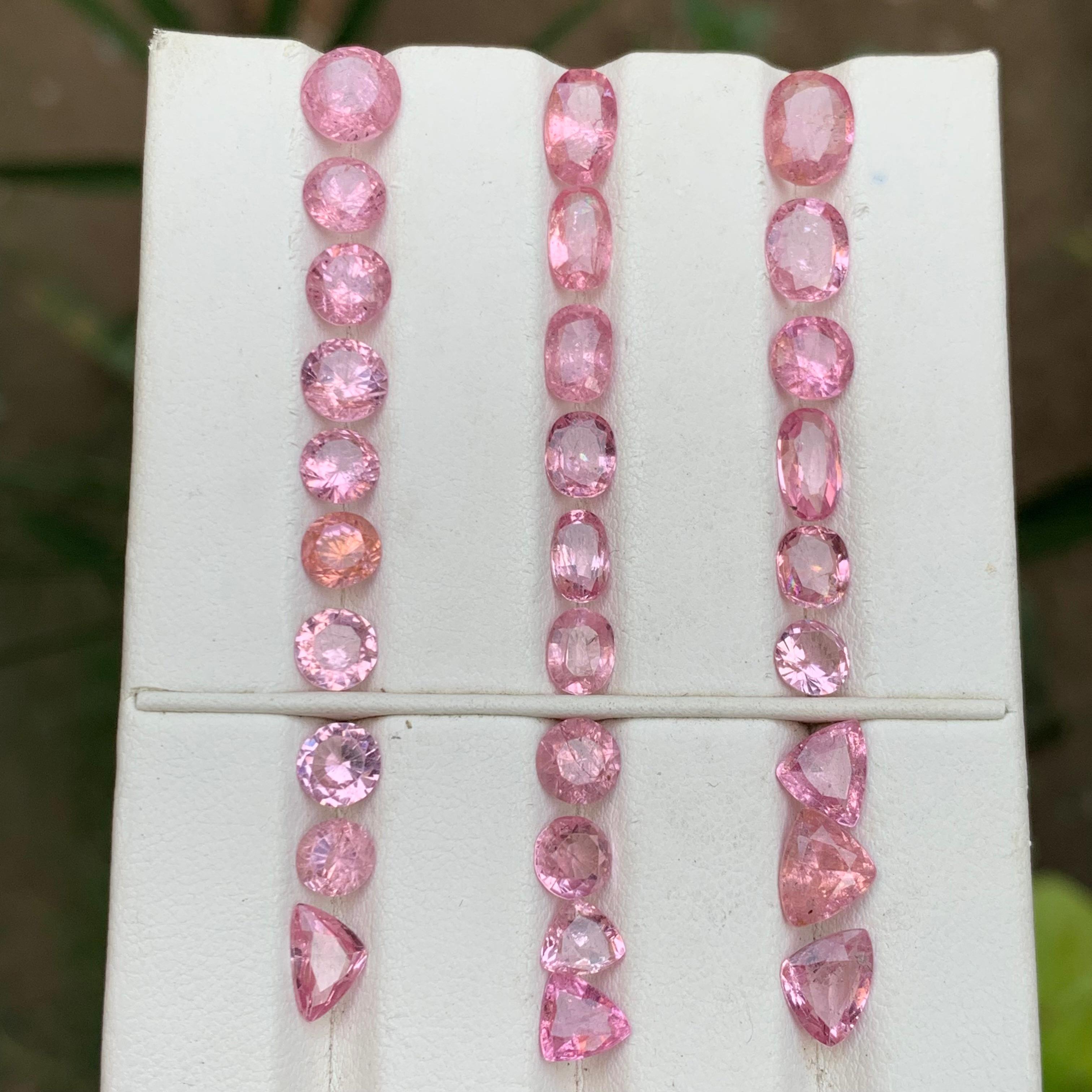 Lote de gemas sueltas de espinela natural de color rosa bebé vibrante 22,90 quilates en venta 4