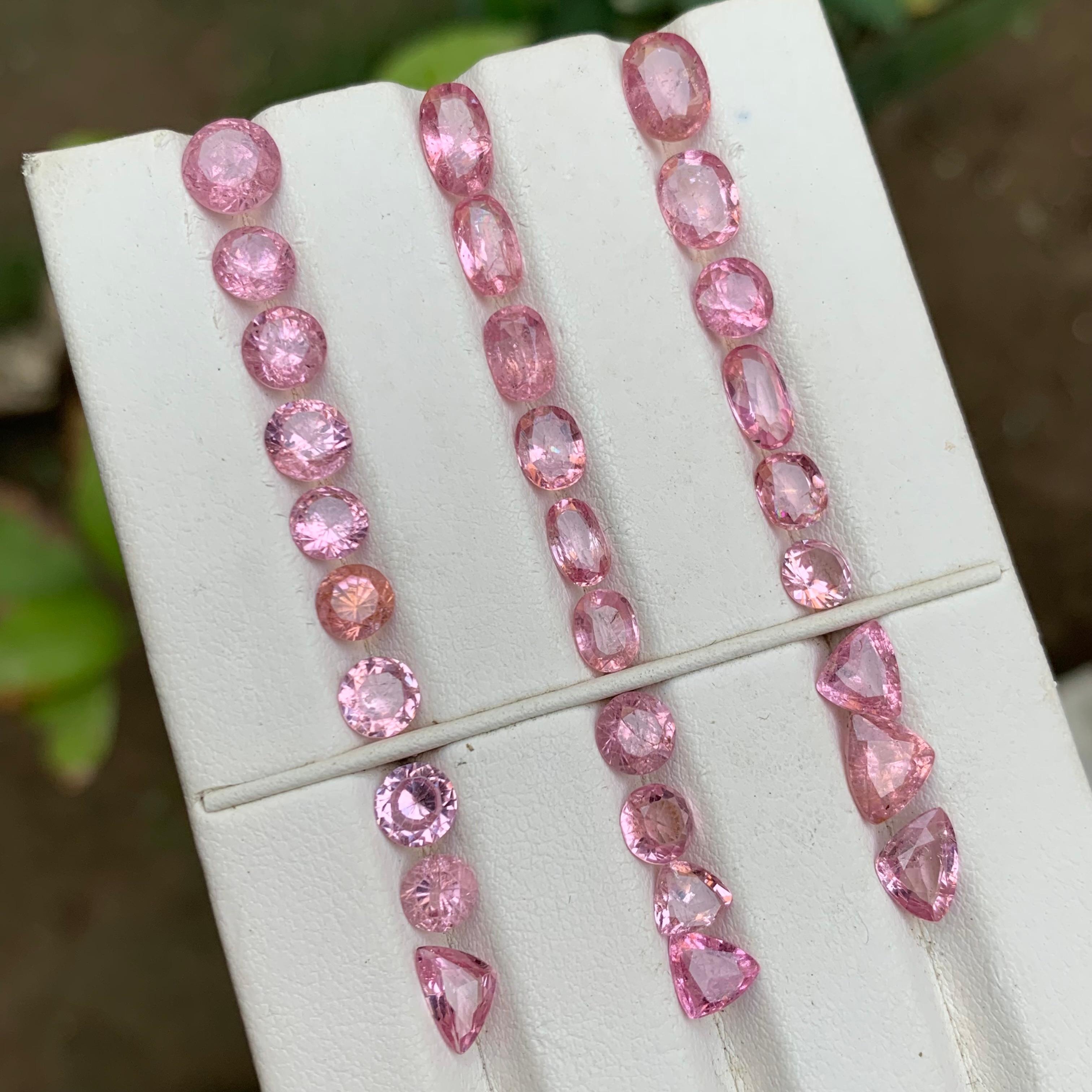 Lote de gemas sueltas de espinela natural de color rosa bebé vibrante 22,90 quilates en venta 5