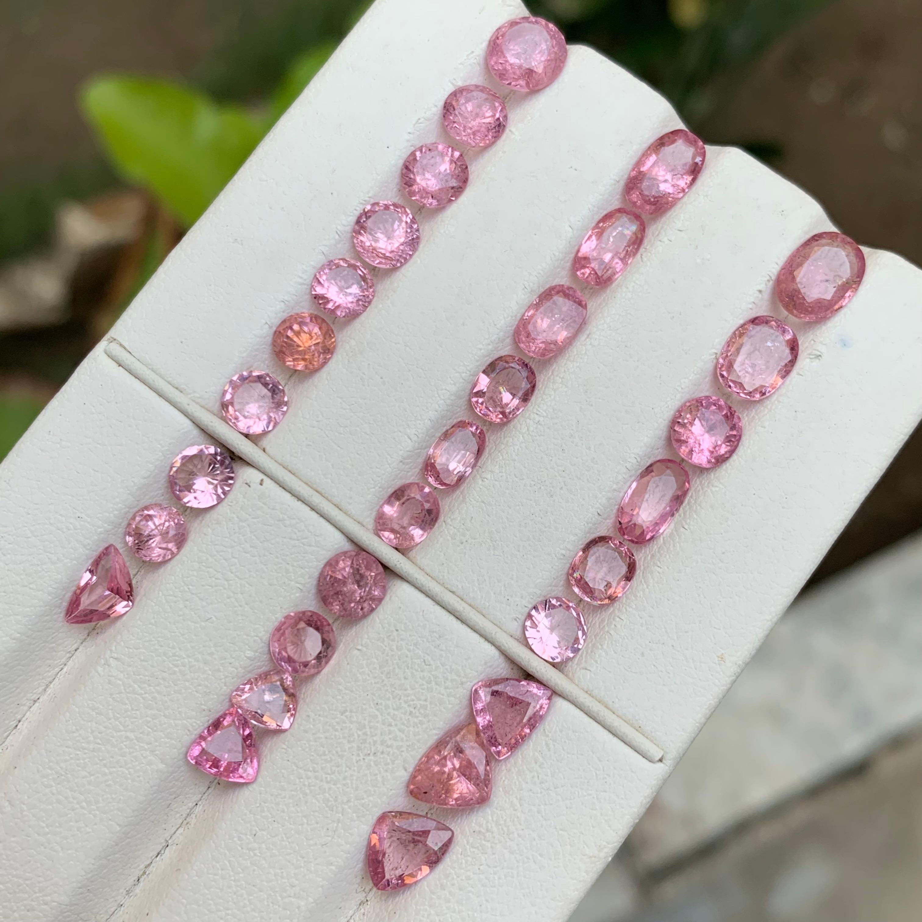 Lote de gemas sueltas de espinela natural de color rosa bebé vibrante 22,90 quilates en venta 6