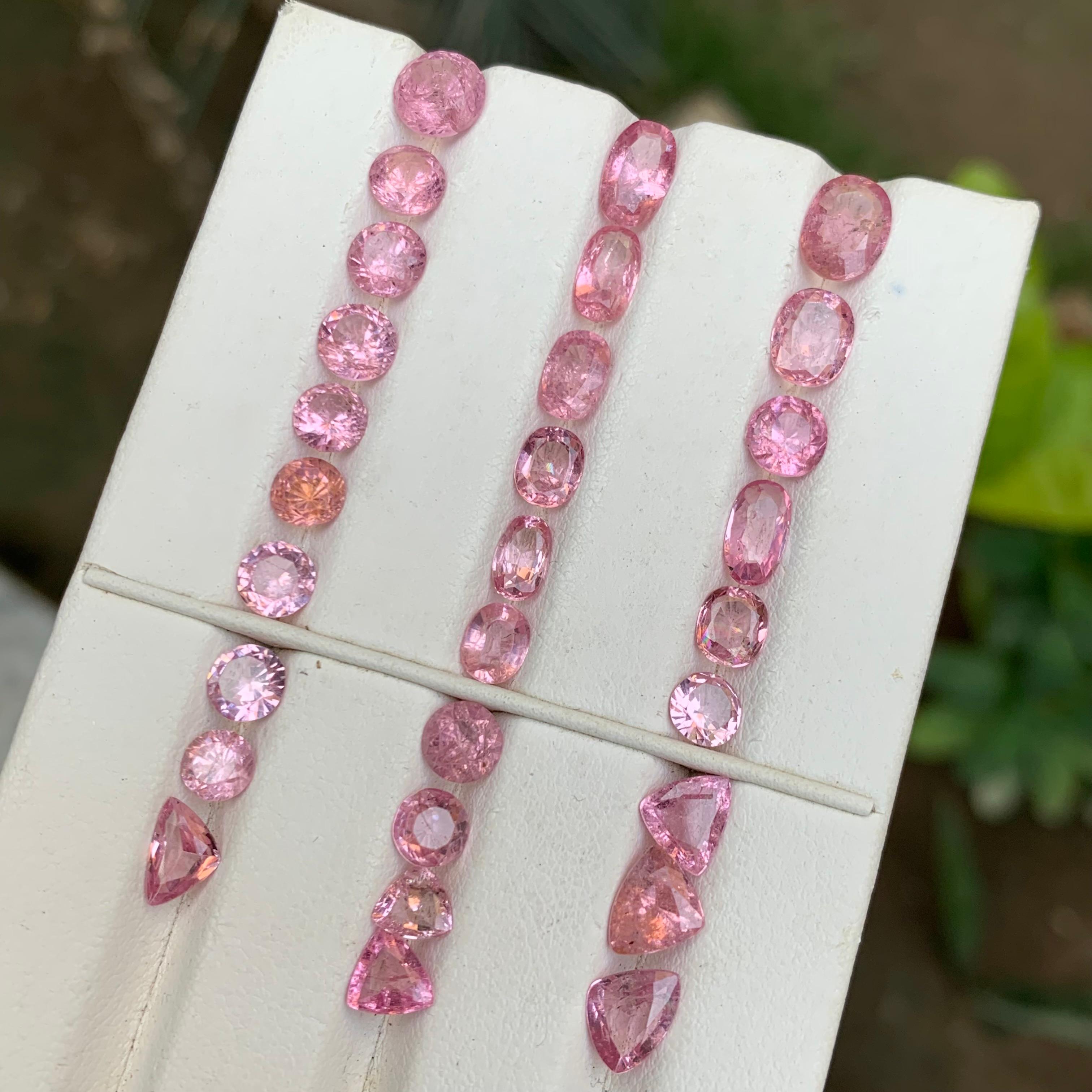 Femenino o masculino Lote de gemas sueltas de espinela natural de color rosa bebé vibrante 22,90 quilates en venta