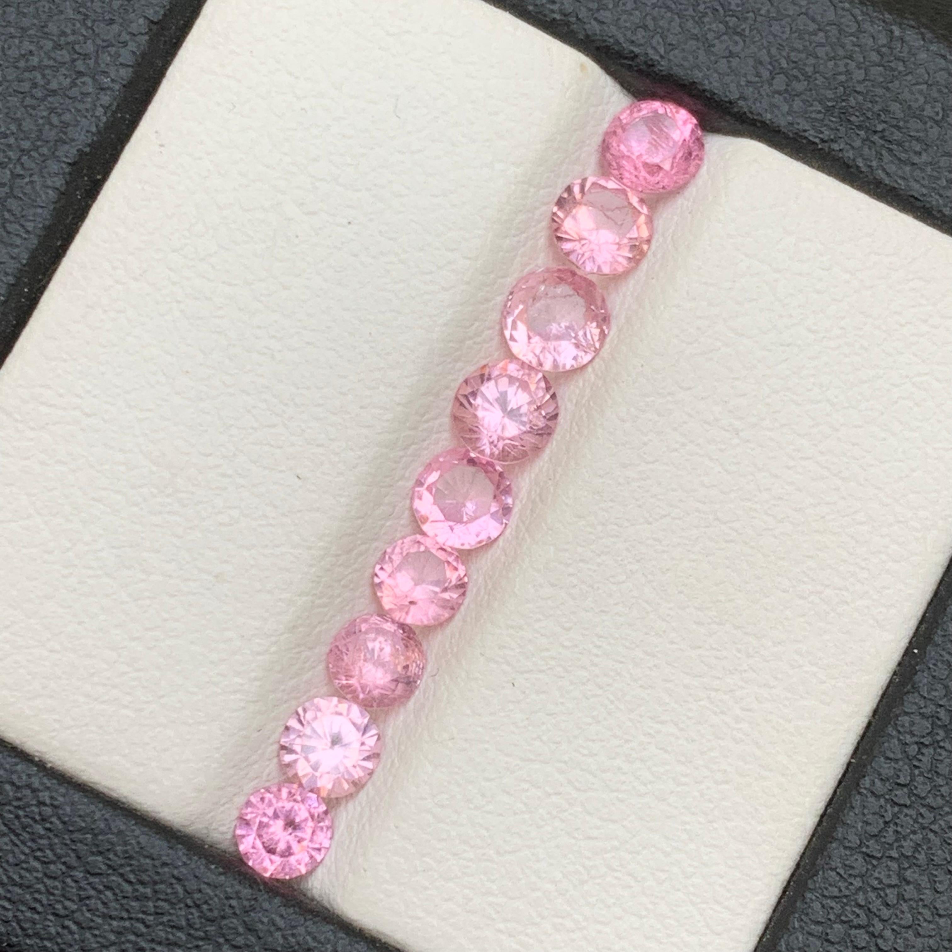 Vibrant Baby Pink Natural Spinel Lose Edelsteine Schmuck Größe Lot für Ringe, Ohrringe, Halskette, Armband oder jede andere Schmuck Einstellung Rund Brilliant Cut!!!

💎 EDELSTEINART: Spinell
⚖️ GEWICHT: 2,50 Karat
FORM & SCHNITT: Runder