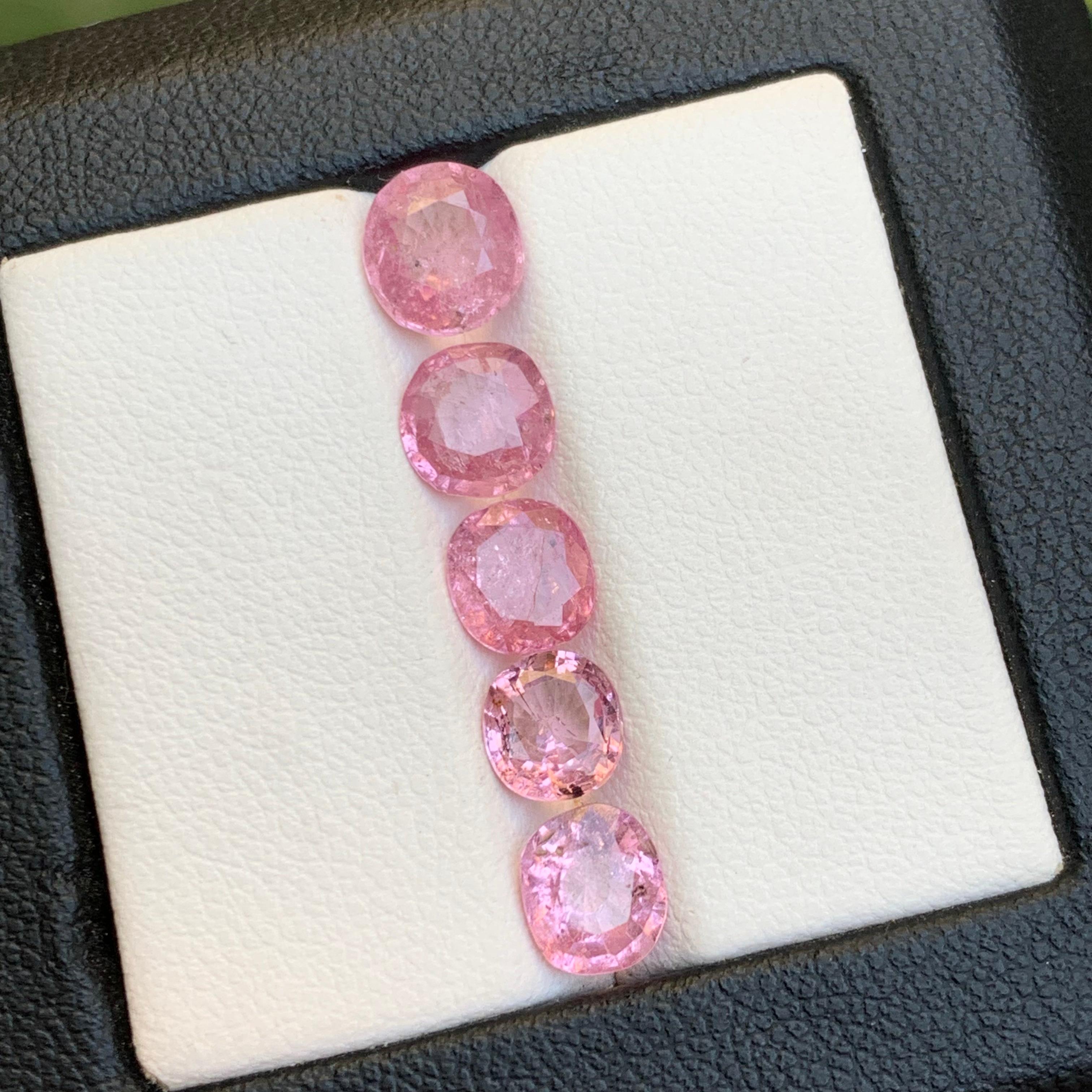 Spinello rosa vibrante 5,39 carati Nature Gemme sciolte Dimensione Gioielli Lotto-Rotondo In condizioni Nuovo in vendita a Peshawar, PK