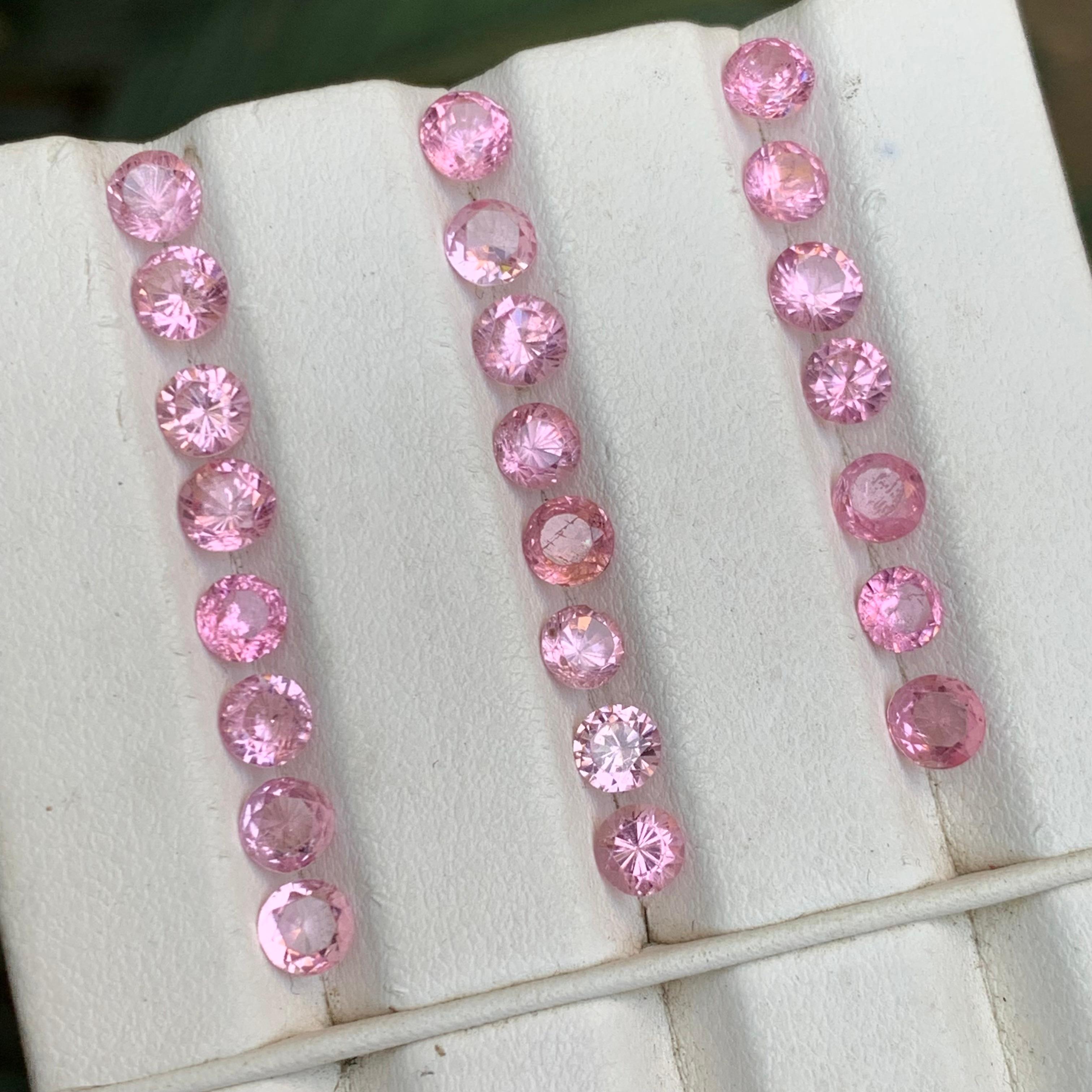 Spinello rosa vibrante 9,30 carati Nature Gemme sciolte Lotto di gioielli In condizioni Nuovo in vendita a Peshawar, PK