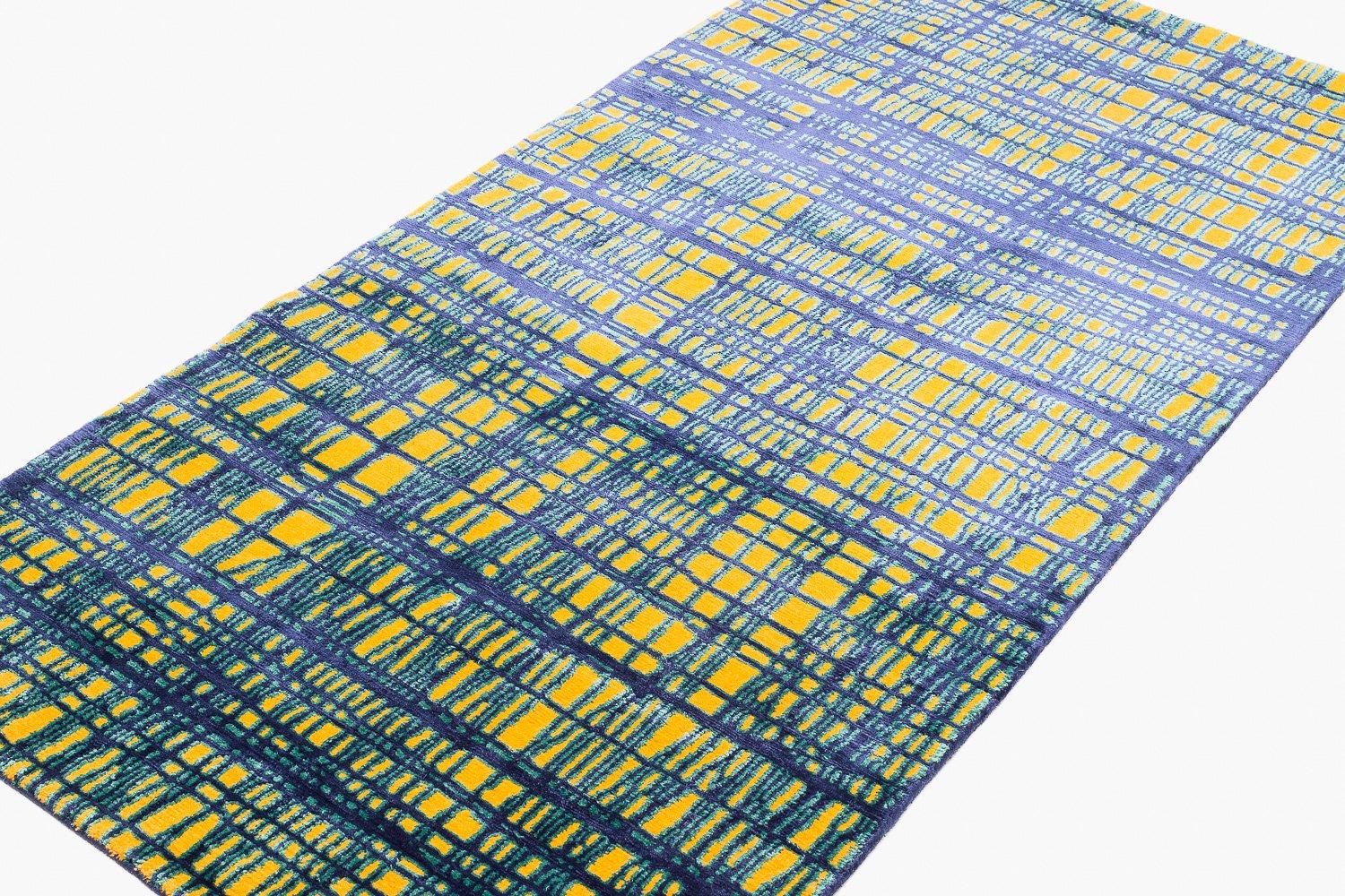 Moderne Tapis géométrique bleu et jaune vibrant tissé en laine et en soie en vente