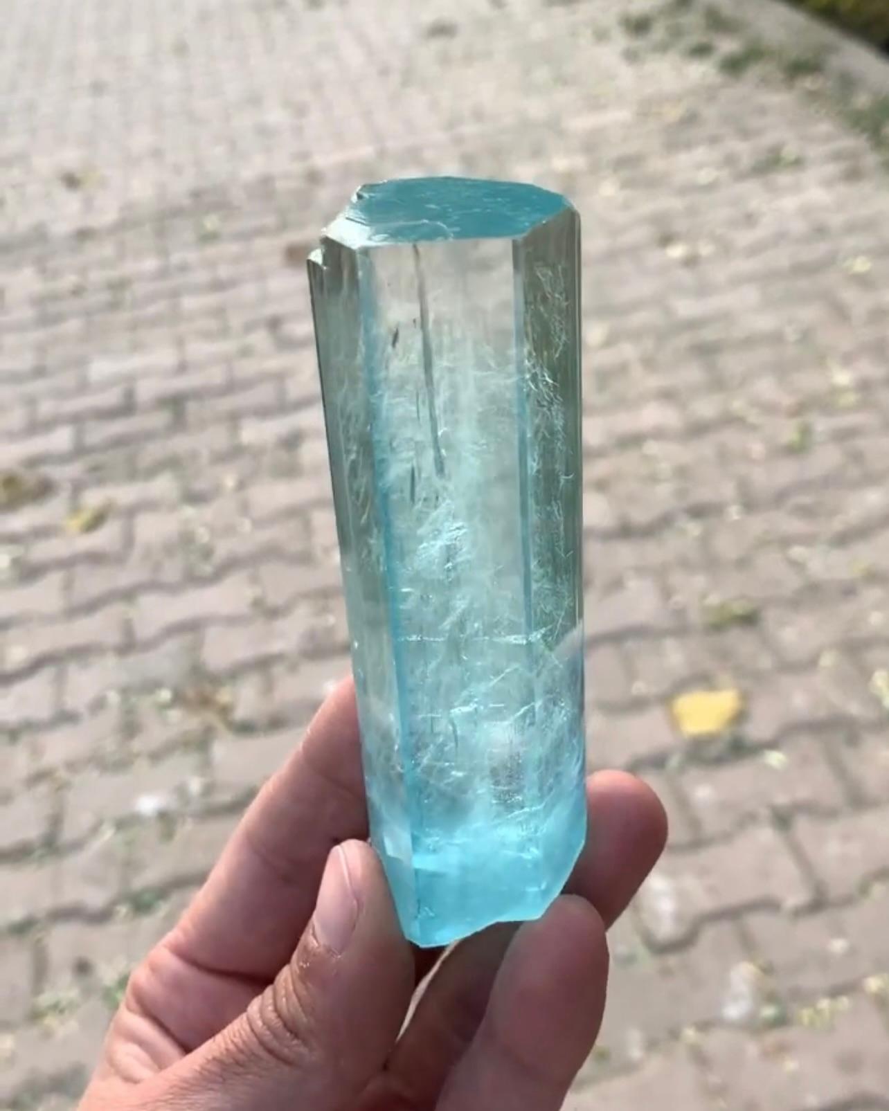 Modern Vibrant Blue Aquamarine Crystal With Excellent Quality From Pakistan For Sale