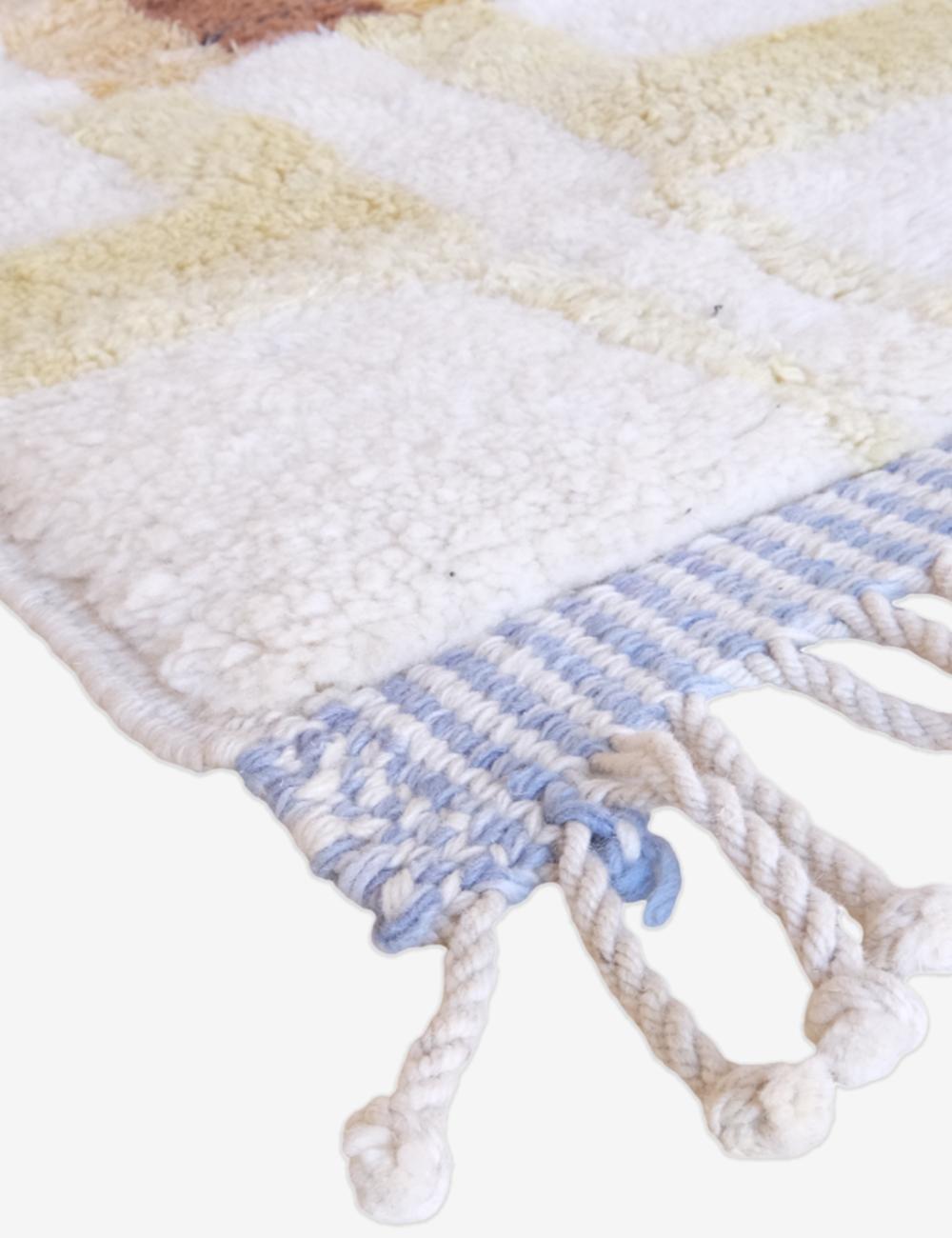 Vibrierendes Blau Moderner Marokkanischer Wollteppich in Pastellfarben mit abstraktem Schachbrettmuster im Angebot 2