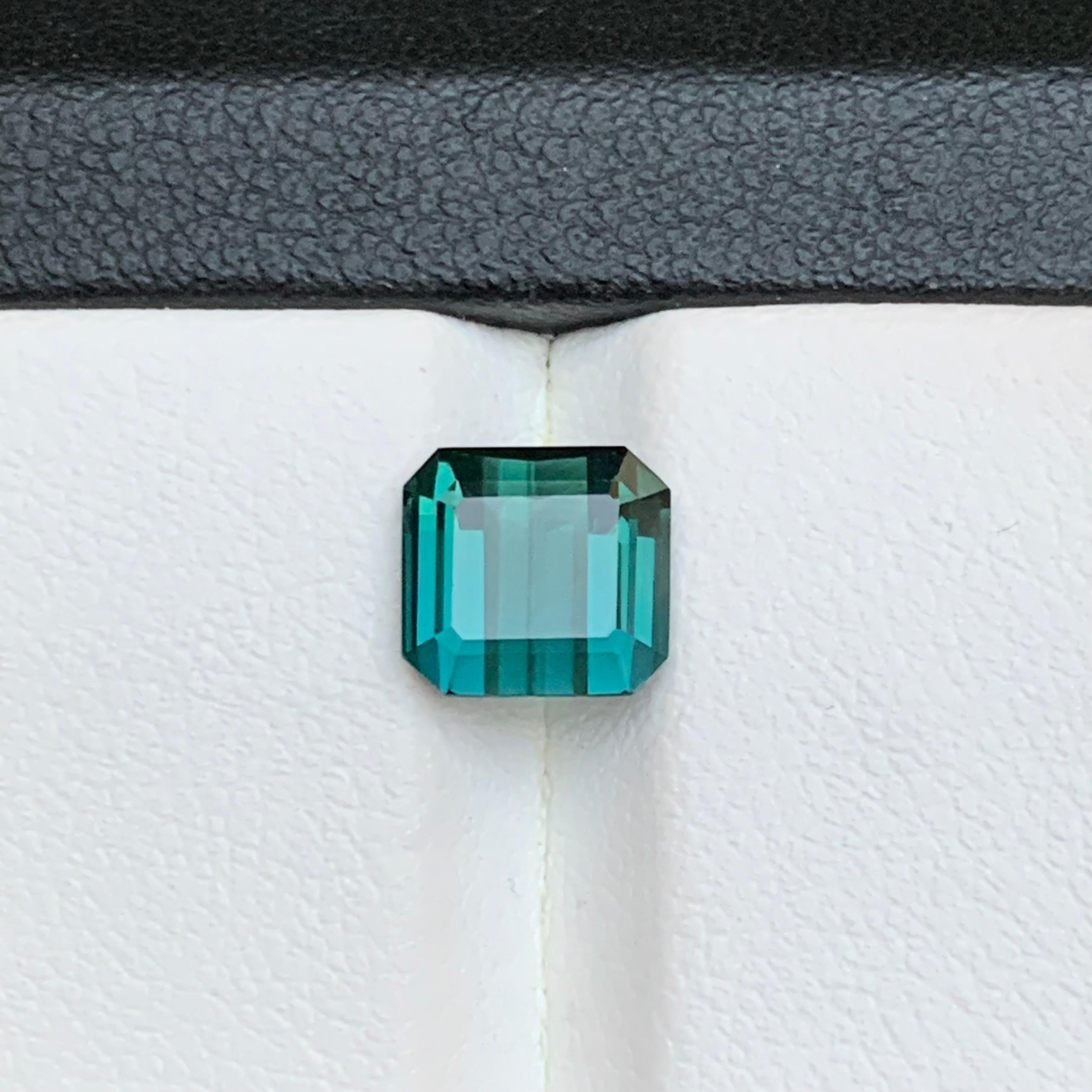 Vibrant Blue Natural Indicolite Tourmaline Ring Loose Gemstone 2.35Ct Emerald Cu In New Condition For Sale In Peshawar, PK