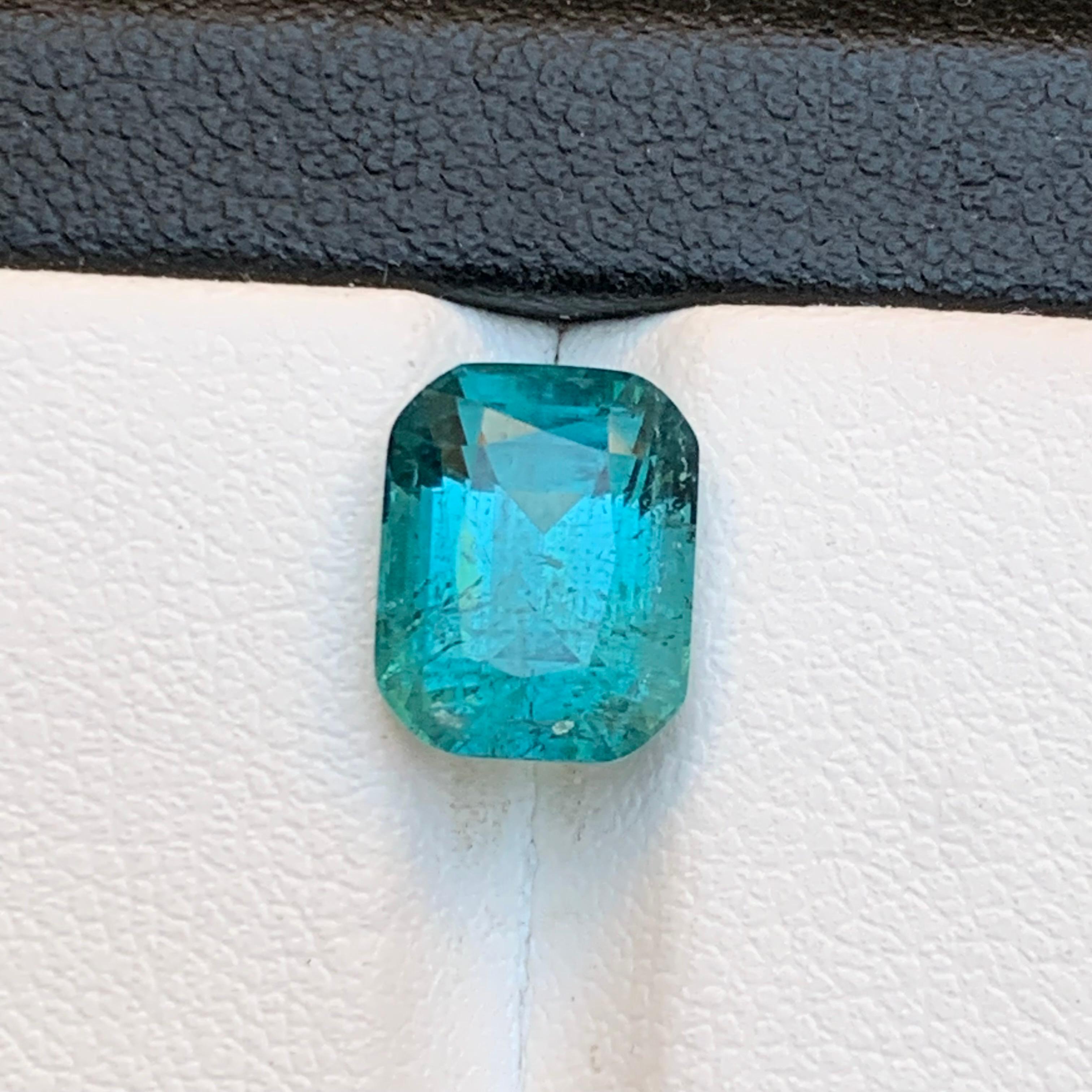 Tourmaline Naturelle Bleue Vibrante pour Bague, Collier Pendentif, Bracelet ou tout autre Bijoux Taillée en Coussin de Kunar, Afghanistan !!!

💎 TYPE DE PIERRE PRÉCIEUSE : Tourmaline
⚖️ POIDS : 3,55 carats
🪚 SHAPE & CUT : Coupe coussin
📏 TAILLE