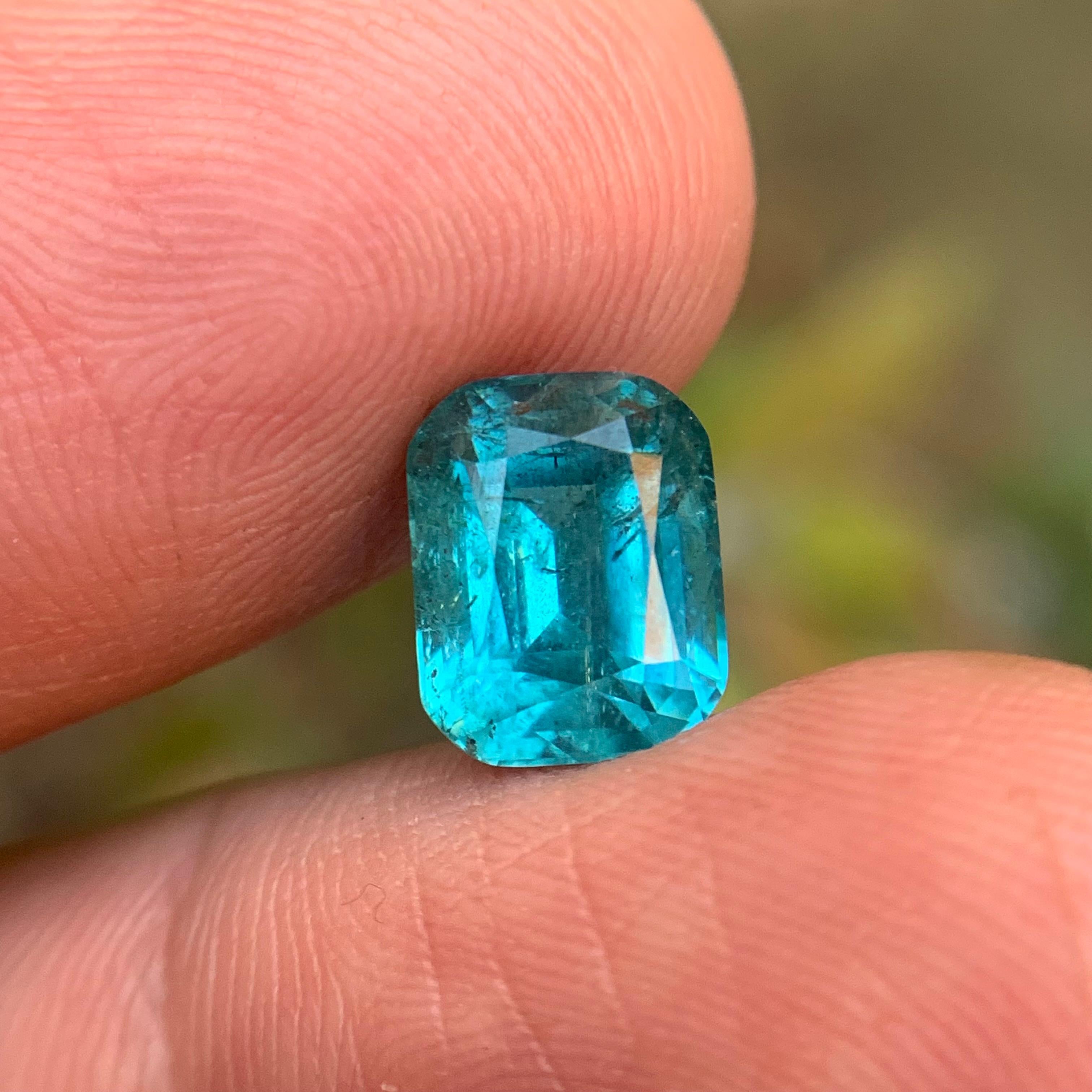 Taille coussin Bague pendentif tourmaline naturelle bleue vibrante, pierre précieuse non sertie 3.55 carats, taille coussin en vente