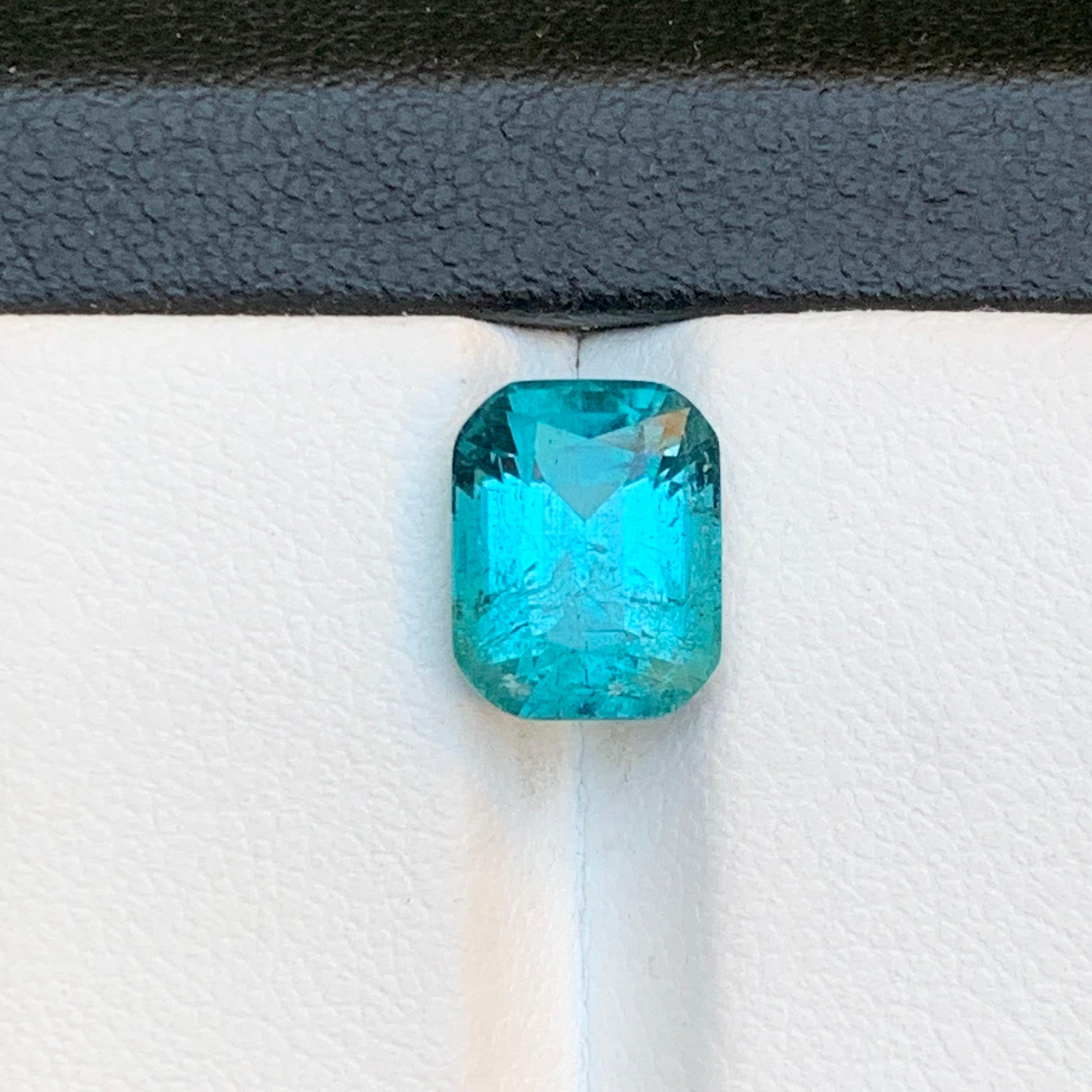 Bague pendentif tourmaline naturelle bleue vibrante, pierre précieuse non sertie 3.55 carats, taille coussin Neuf - En vente à Peshawar, PK