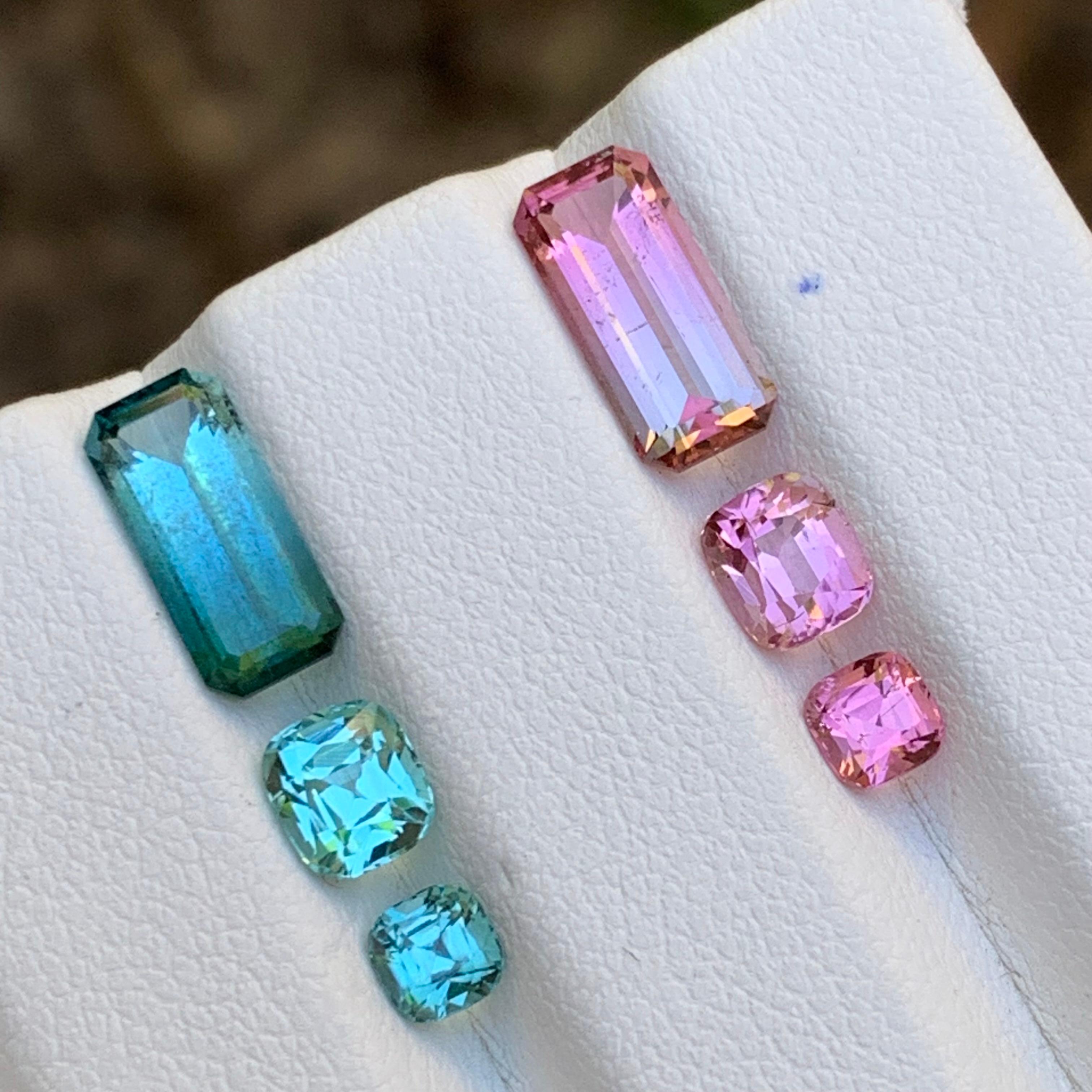 Taglio cuscino Gemme sciolte di tormalina naturale blu e rosa, coppia perfetta da 5,55 carati in vendita