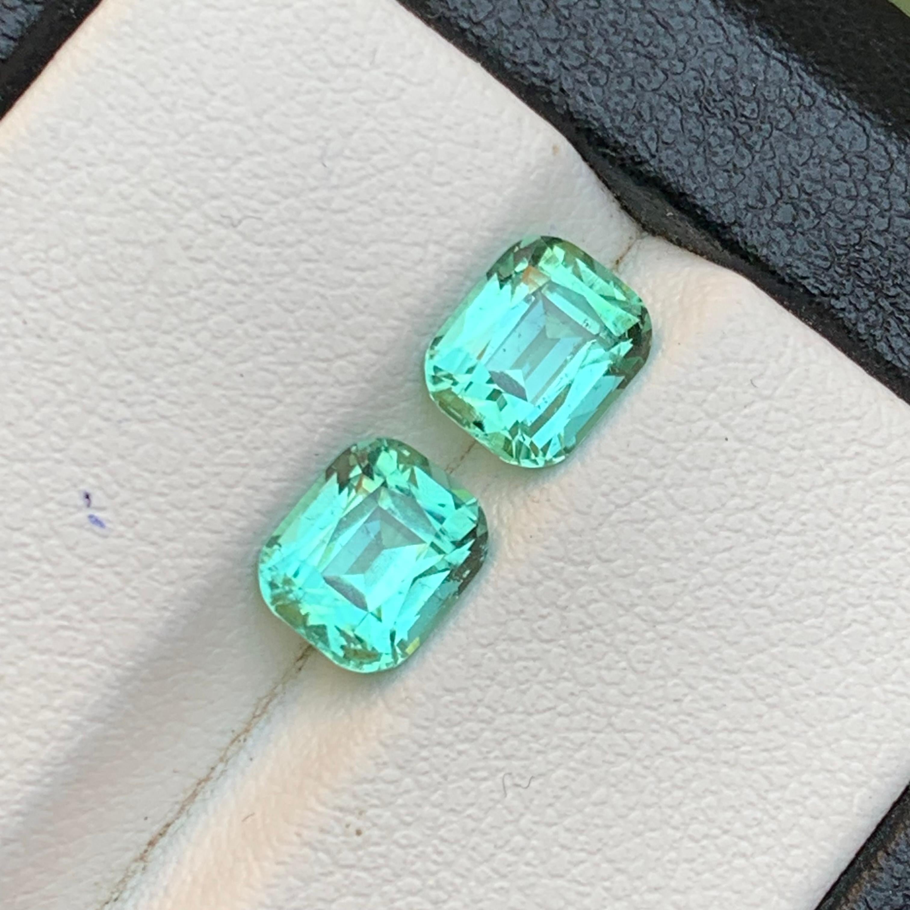 Lebendiger bläulich grüner Turmalin 2.81 Ct Cushion-Schliff Natürlicher loser Edelstein-Paar im Zustand „Neu“ im Angebot in Peshawar, PK