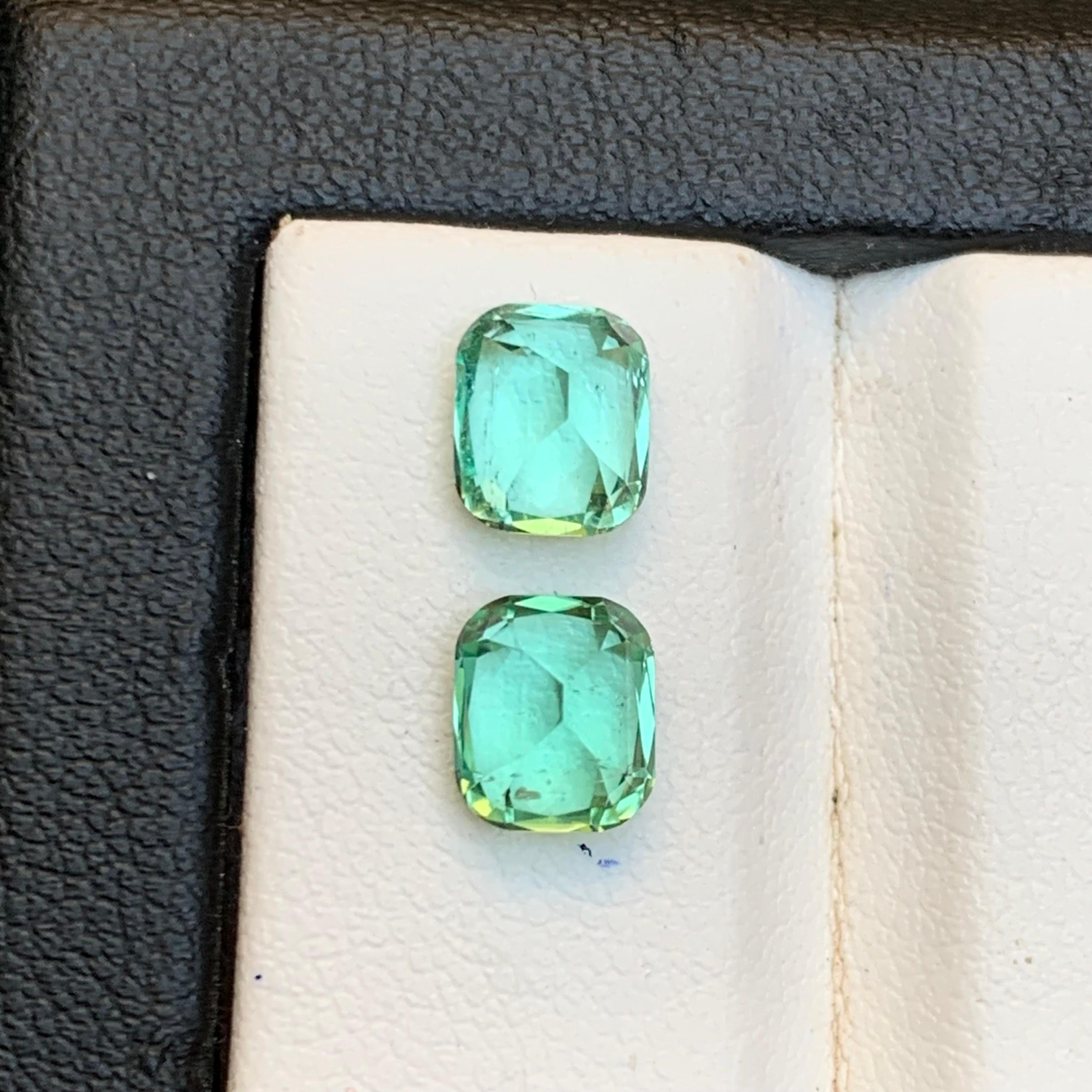 Lebendiger bläulich grüner Turmalin 2.81 Ct Cushion-Schliff Natürlicher loser Edelstein-Paar im Angebot 1