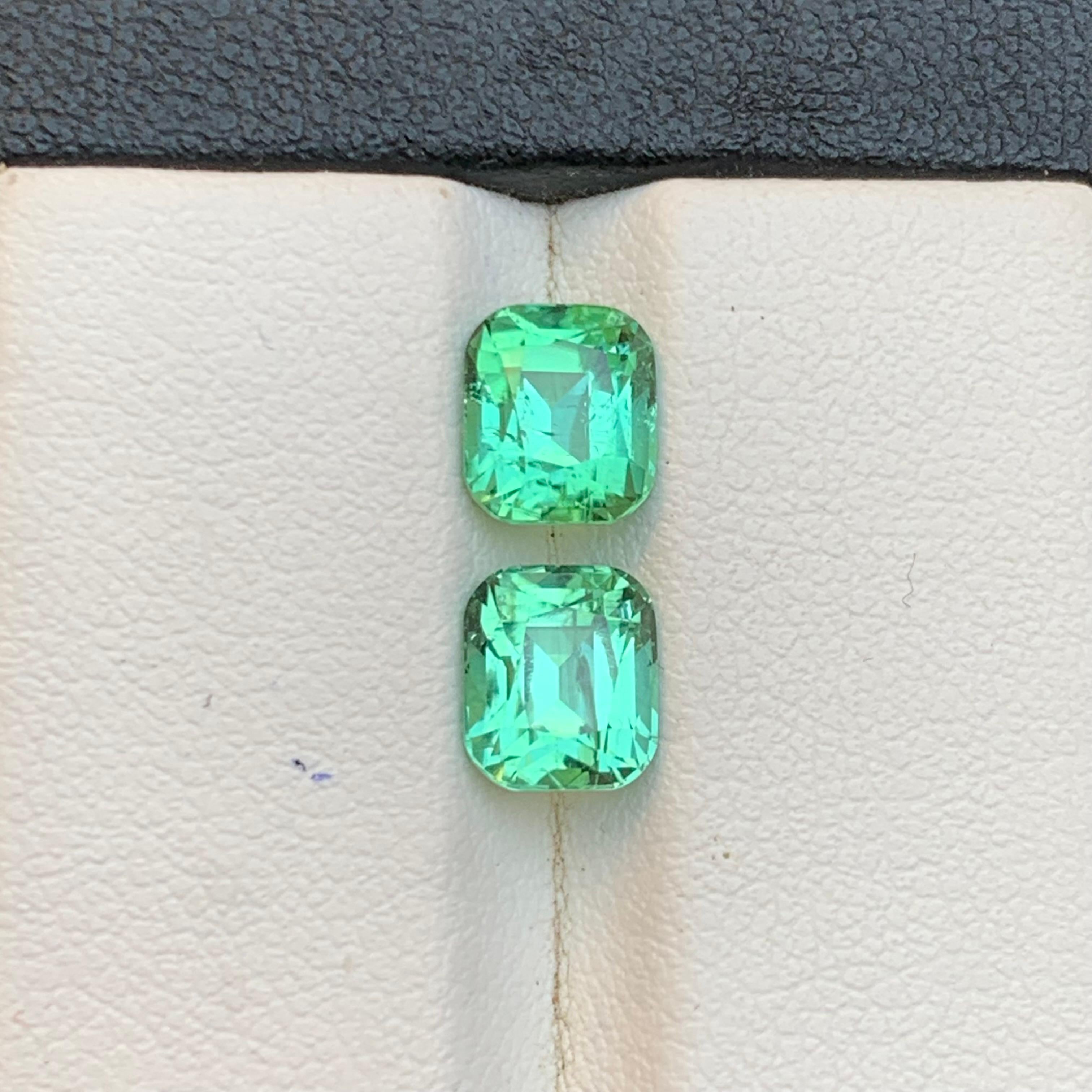 Vibrante tormalina verde bluastra da 3.40 carati con taglio a cuscino, pietra naturale sfusa, coppia di gemme in vendita 1