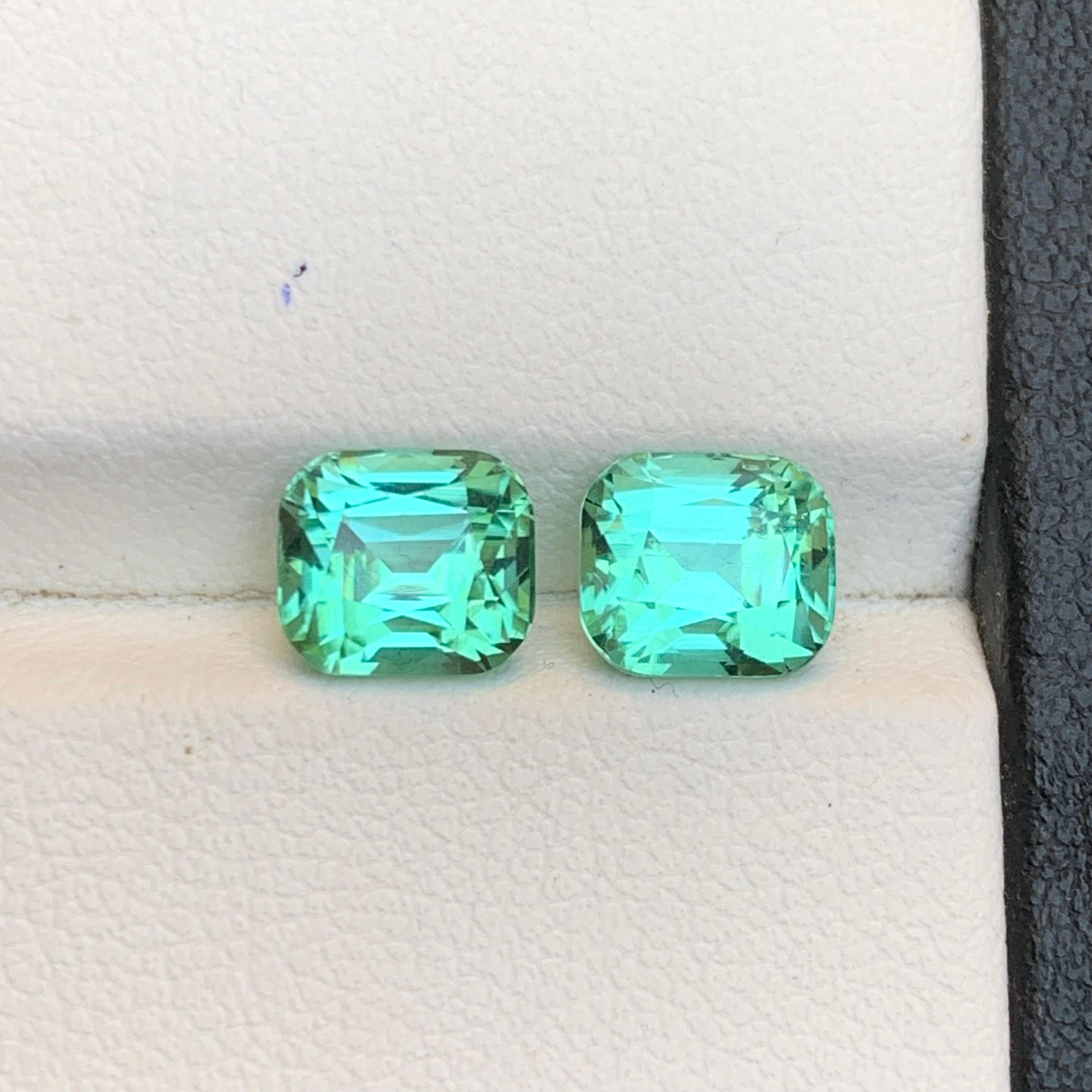 Vibrante tormalina verde bluastra da 3.47 carati con taglio a cuscino, pietra naturale sfusa, coppia di gemme in vendita 3