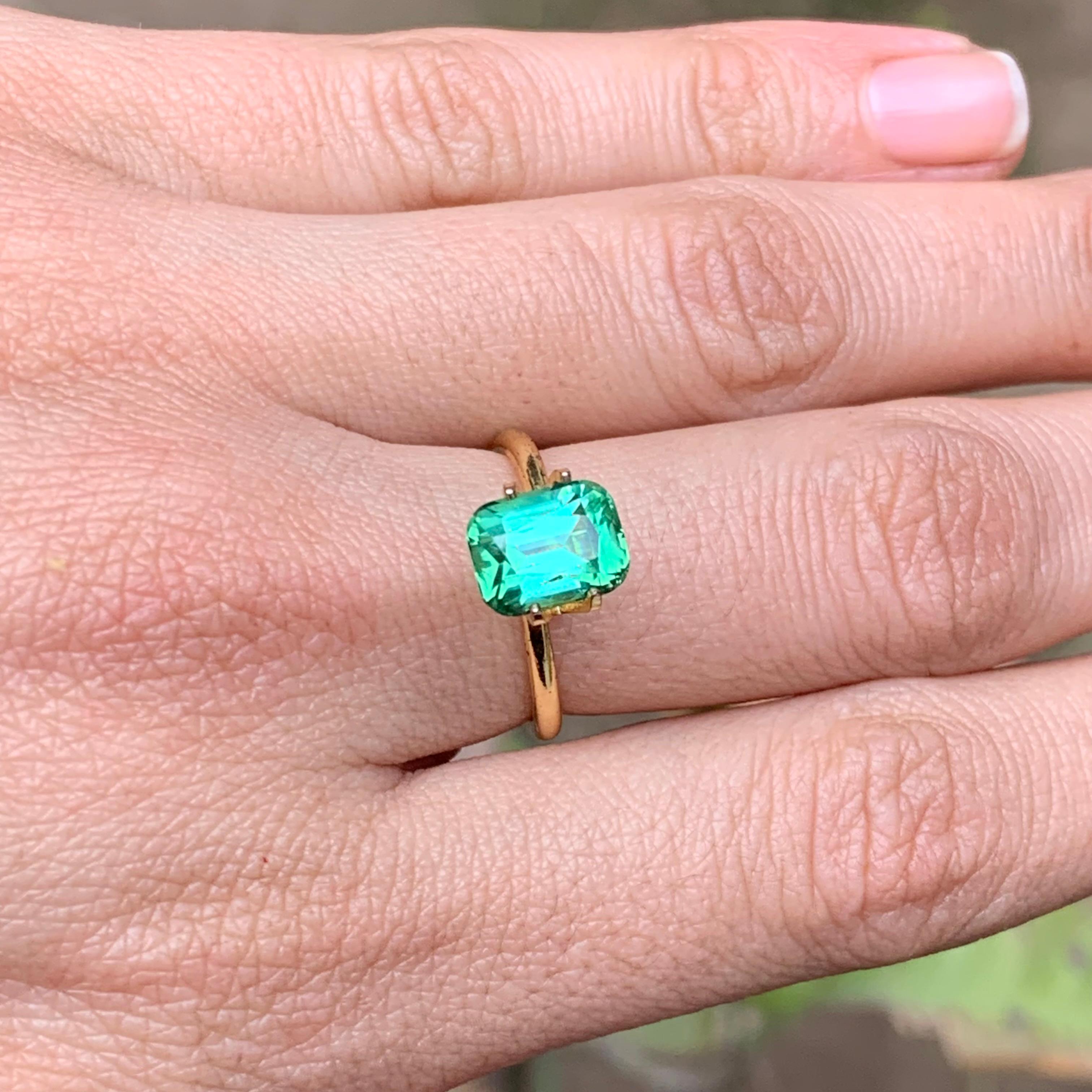 Vibrant Bluish Hue Green Tourmaline 2.69 Ct Cushion Cut Natural Loose Gemstone in vendita 5