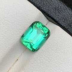 Tormalina verde dalla vibrante tonalità bluastra, taglio a cuscino da 2,69 carati, gemma naturale sfusa