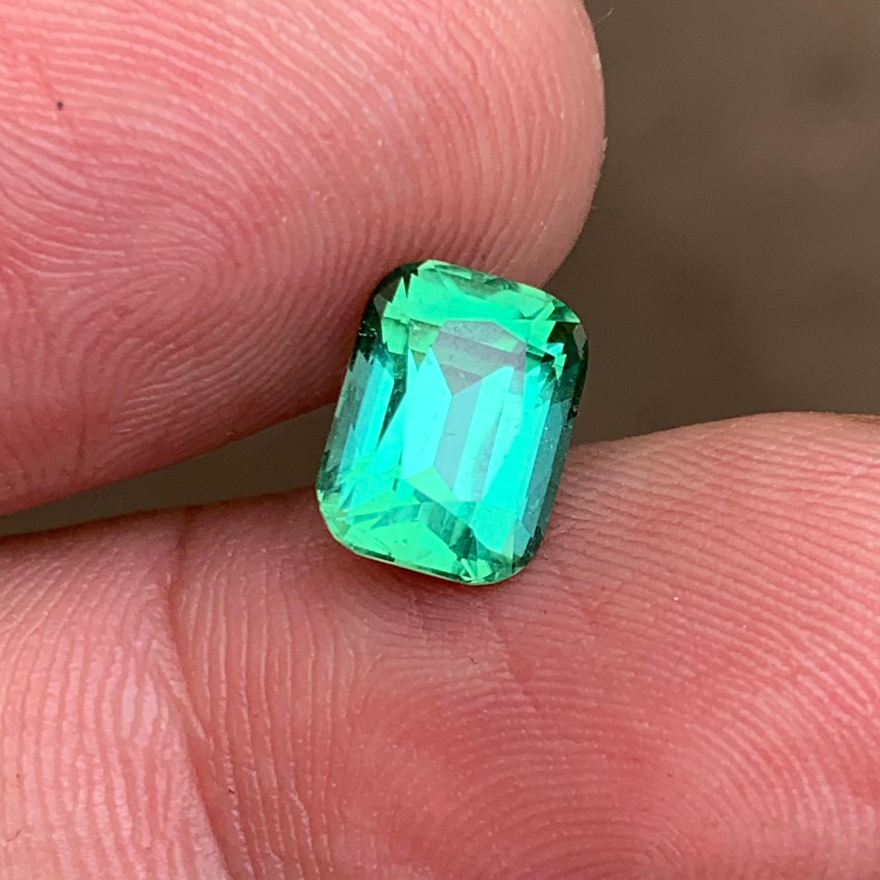 Vibrant Bluish Hue Green Tourmaline 2.69 Ct Cushion Cut Natural Loose Gemstone In condizioni Nuovo in vendita a Peshawar, PK