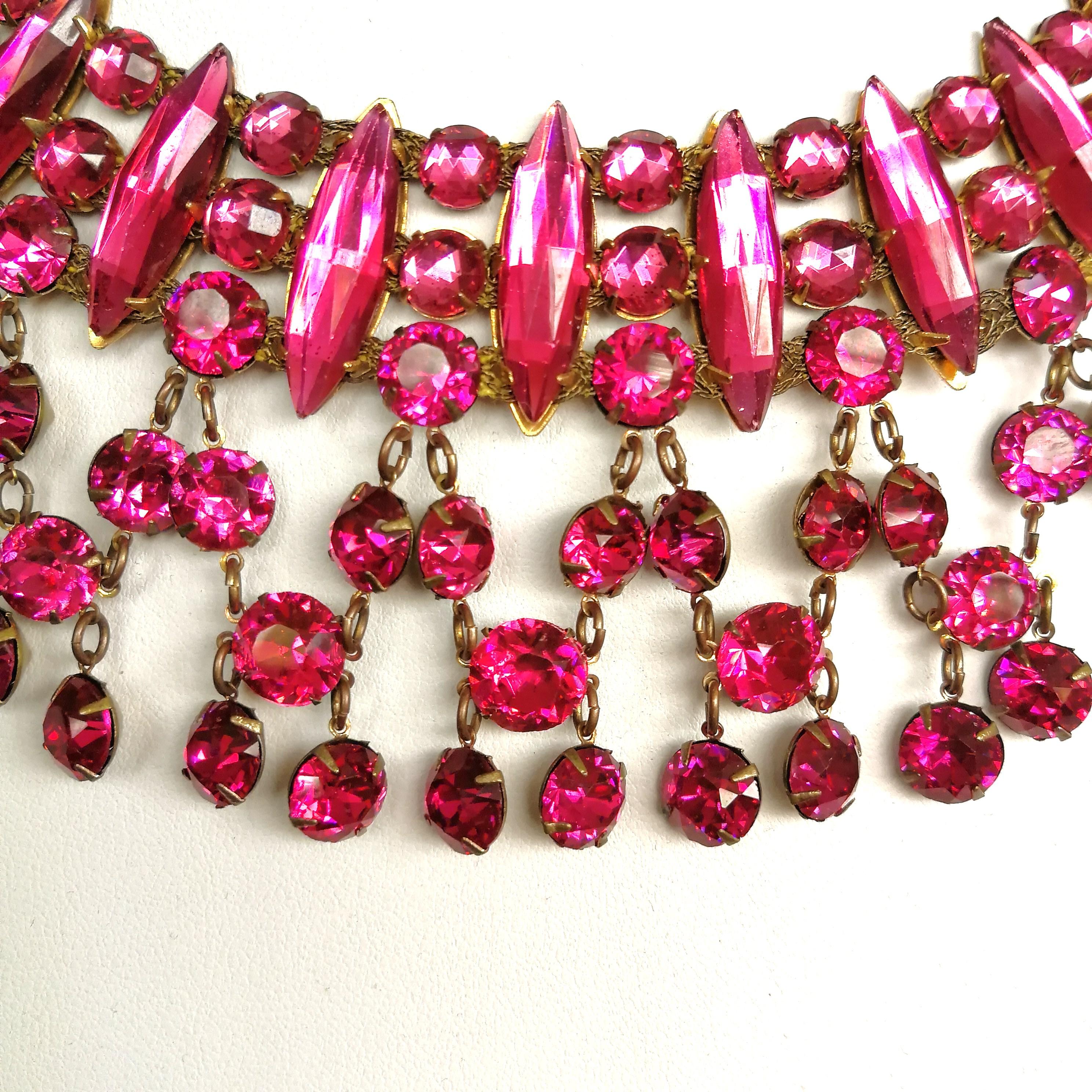 Vibrant cerise cut glass and paste drop necklace, att. Lanvin, France, 1920s In Excellent Condition For Sale In Greyabbey, County Down