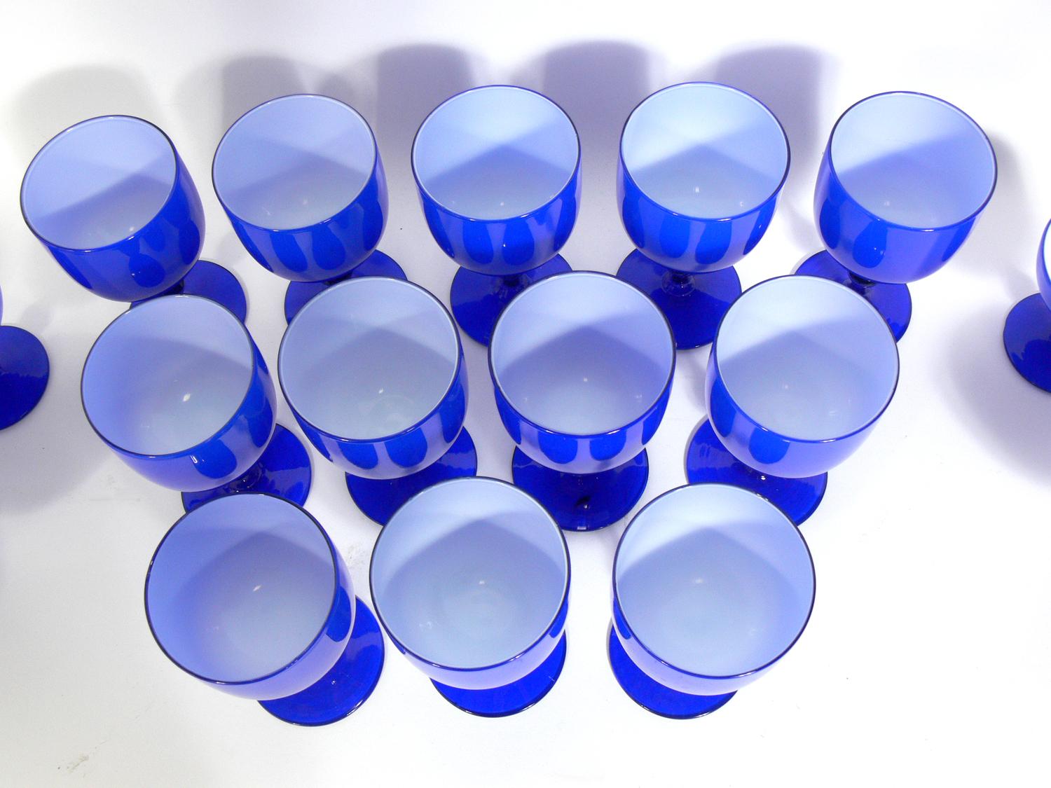 Lebendige kobaltblaue Gläser von Carlo Moretti für Empoli (Mitte des 20. Jahrhunderts) im Angebot
