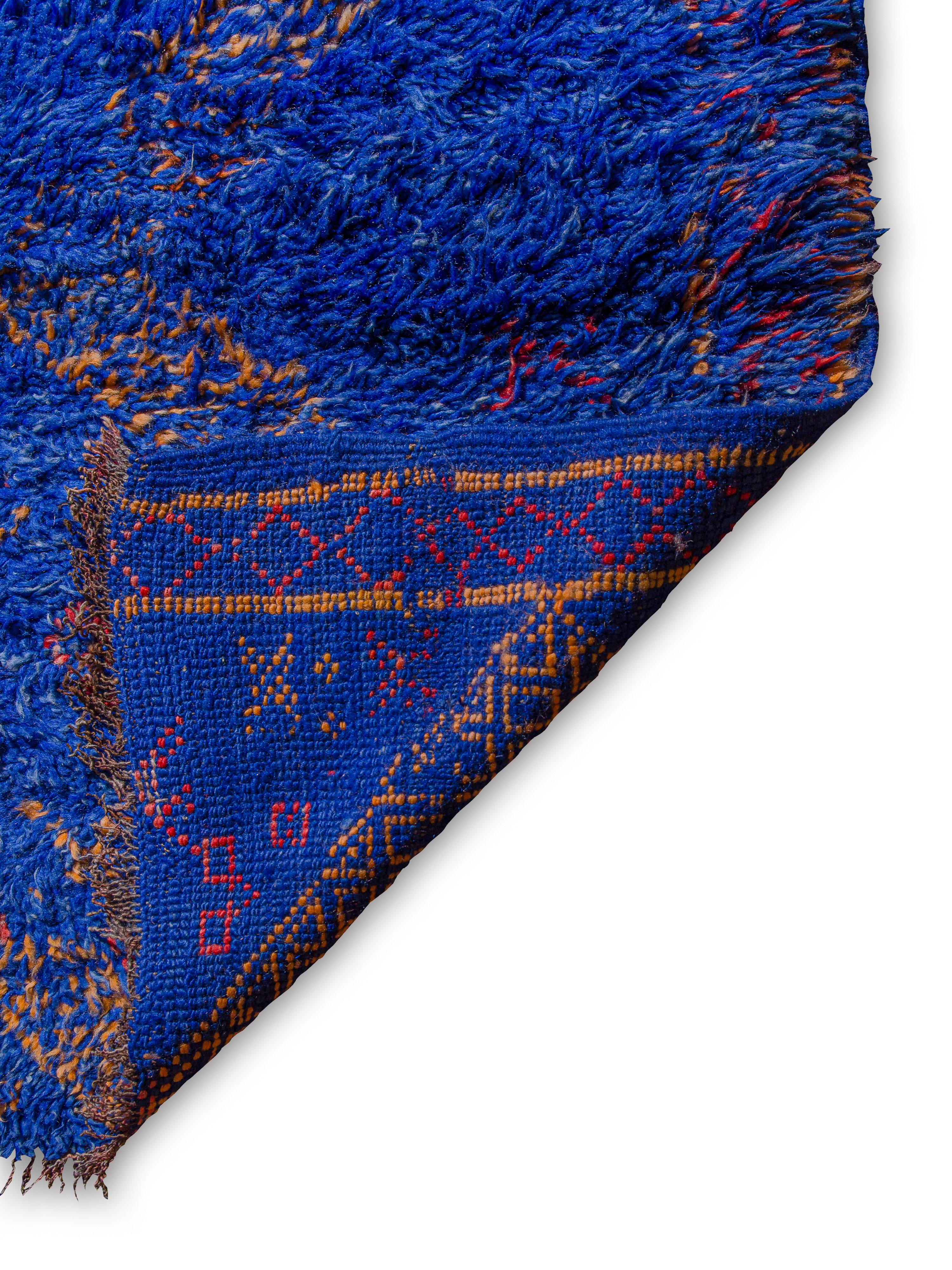Vibrant cobalt vintage Moroccan Beni M’Guild carpet curated by Breuckelen Berber In Good Condition For Sale In Brooklyn, US