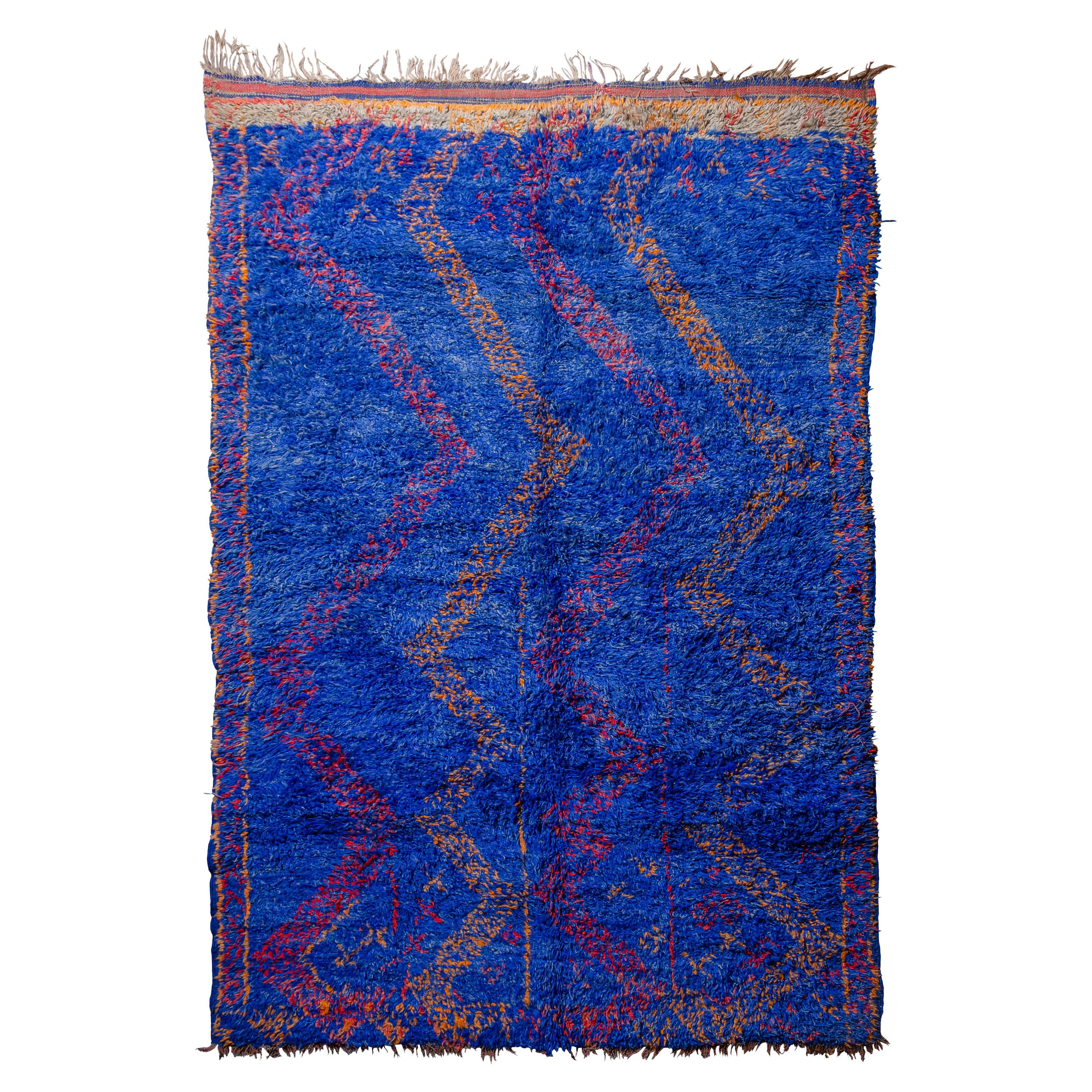 Lebendiger kobaltfarbener marokkanischer Beni M'Guild-Teppich Curated by Breuckelen Berber