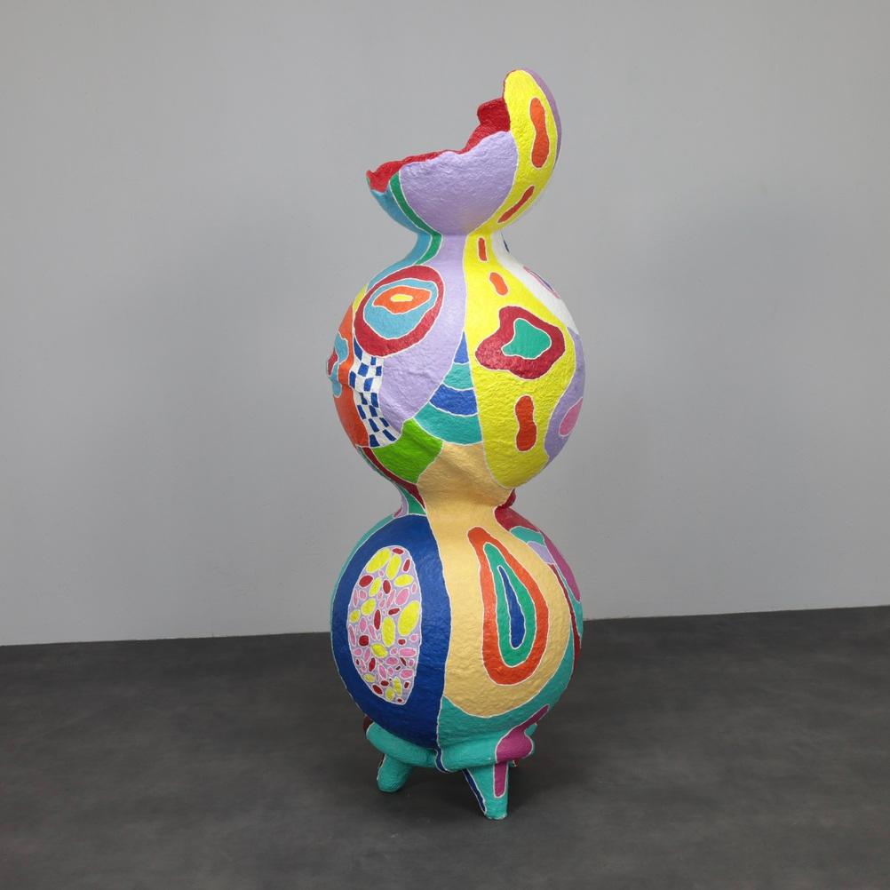 Vibrant Contemporary Standing Sculpture in Papier-Mâché In Good Condition For Sale In DE KWAKEL, NL