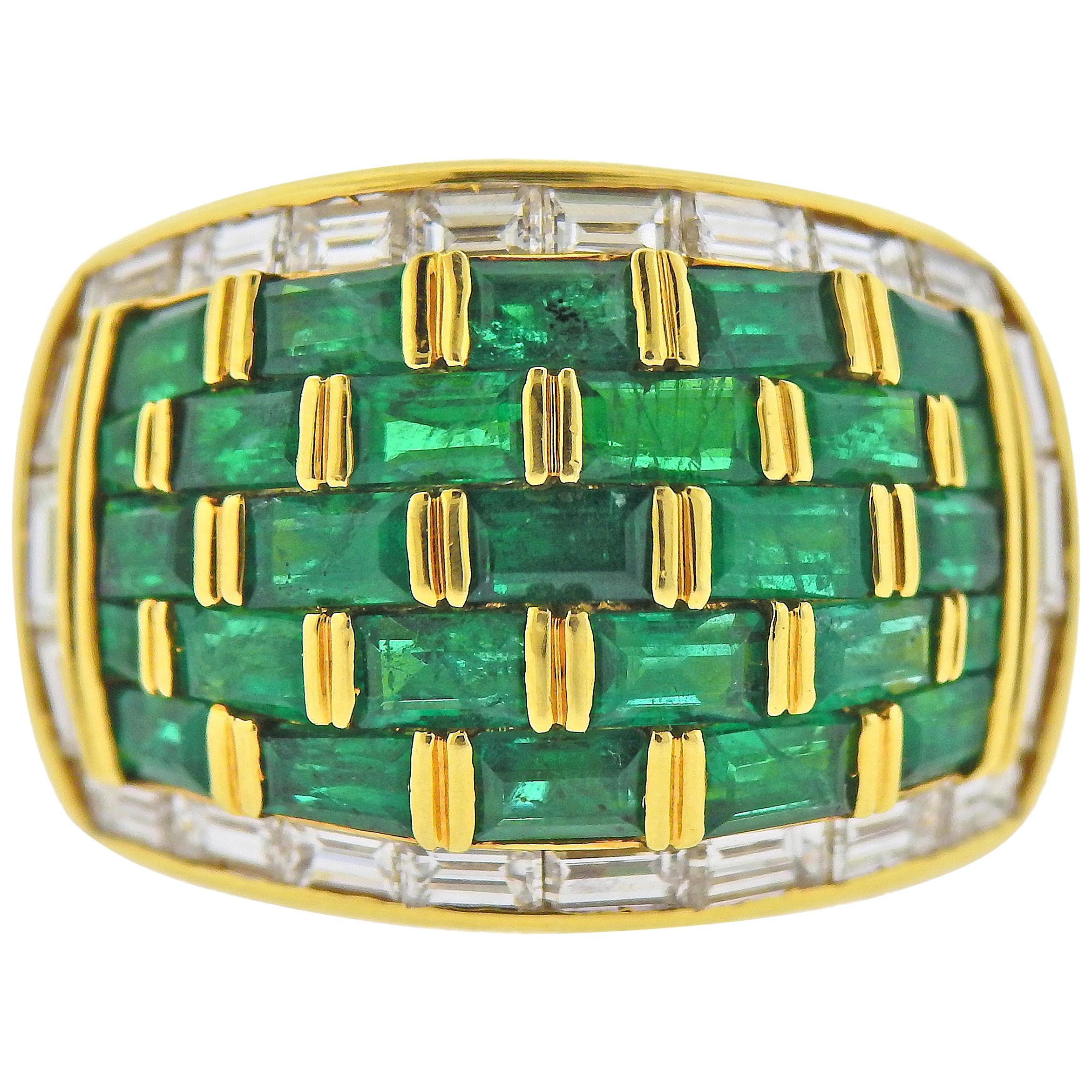 Vibrant Emerald and Diamond Yellow Gold Dome Ring For Sale