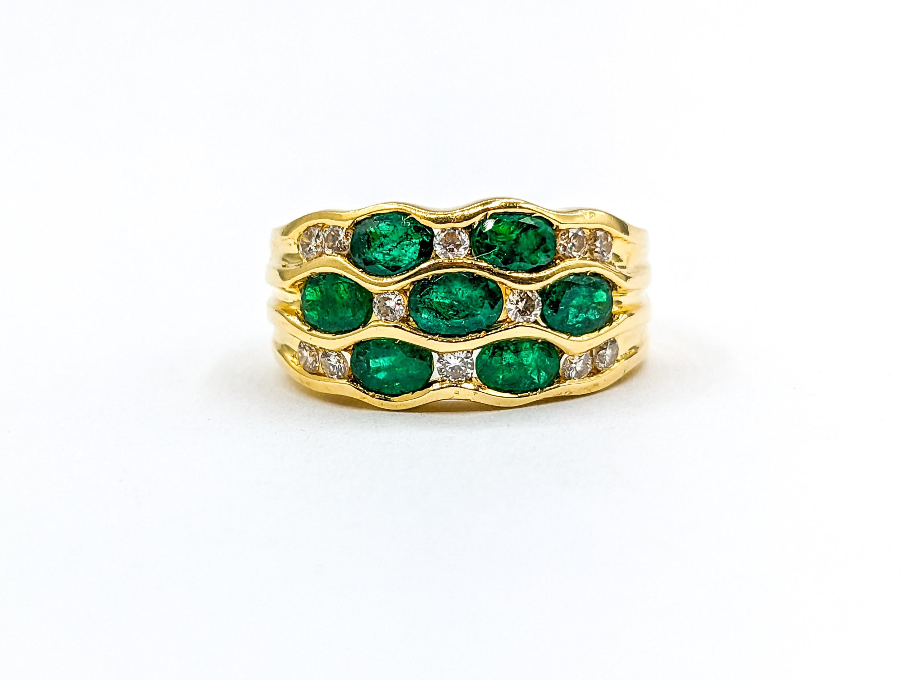 Vibrant Emerald & Diamond Band Ring in 18k Gold 3